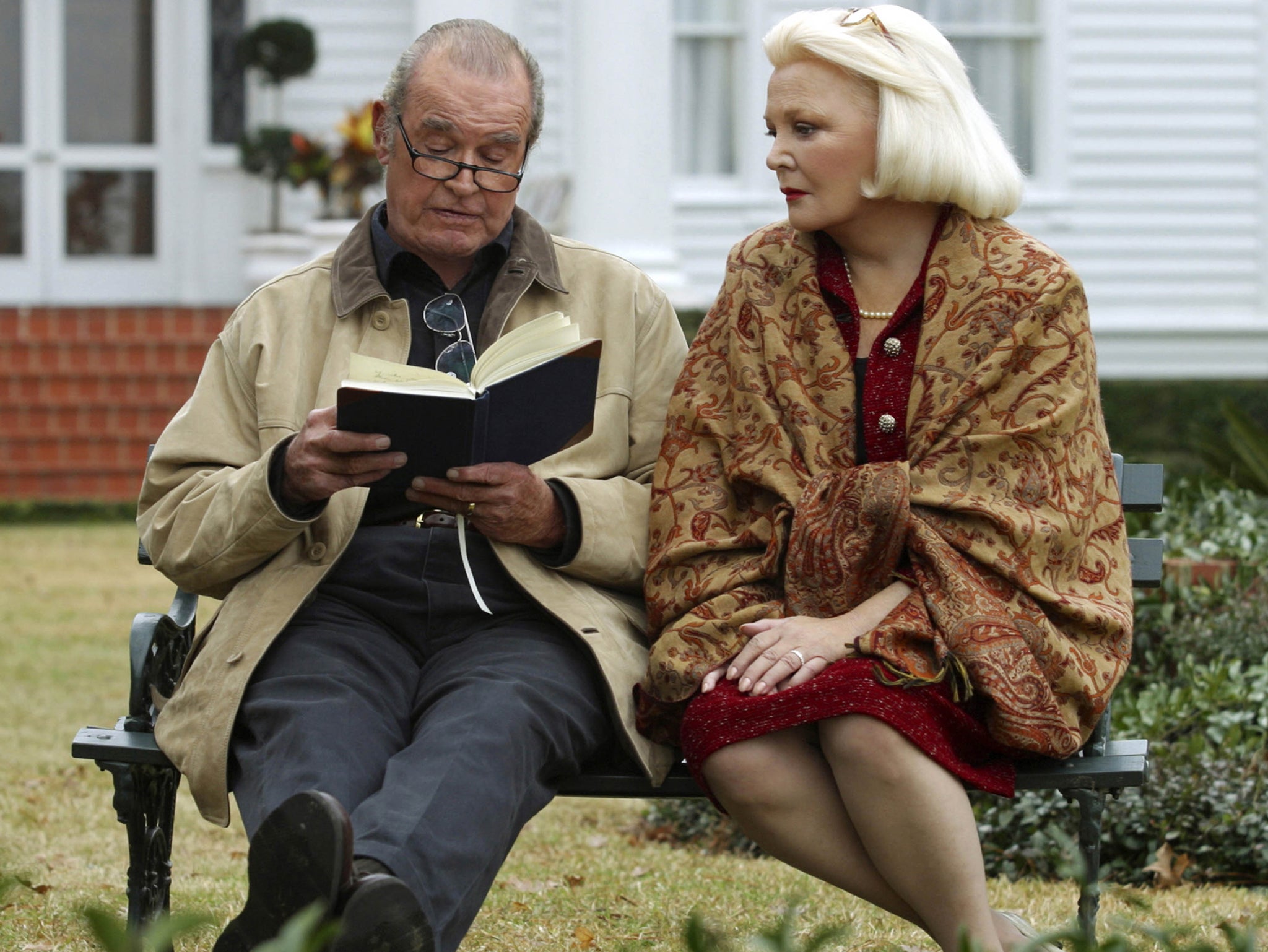 James Garner and Gena Rowland star as an older Noah and Allie