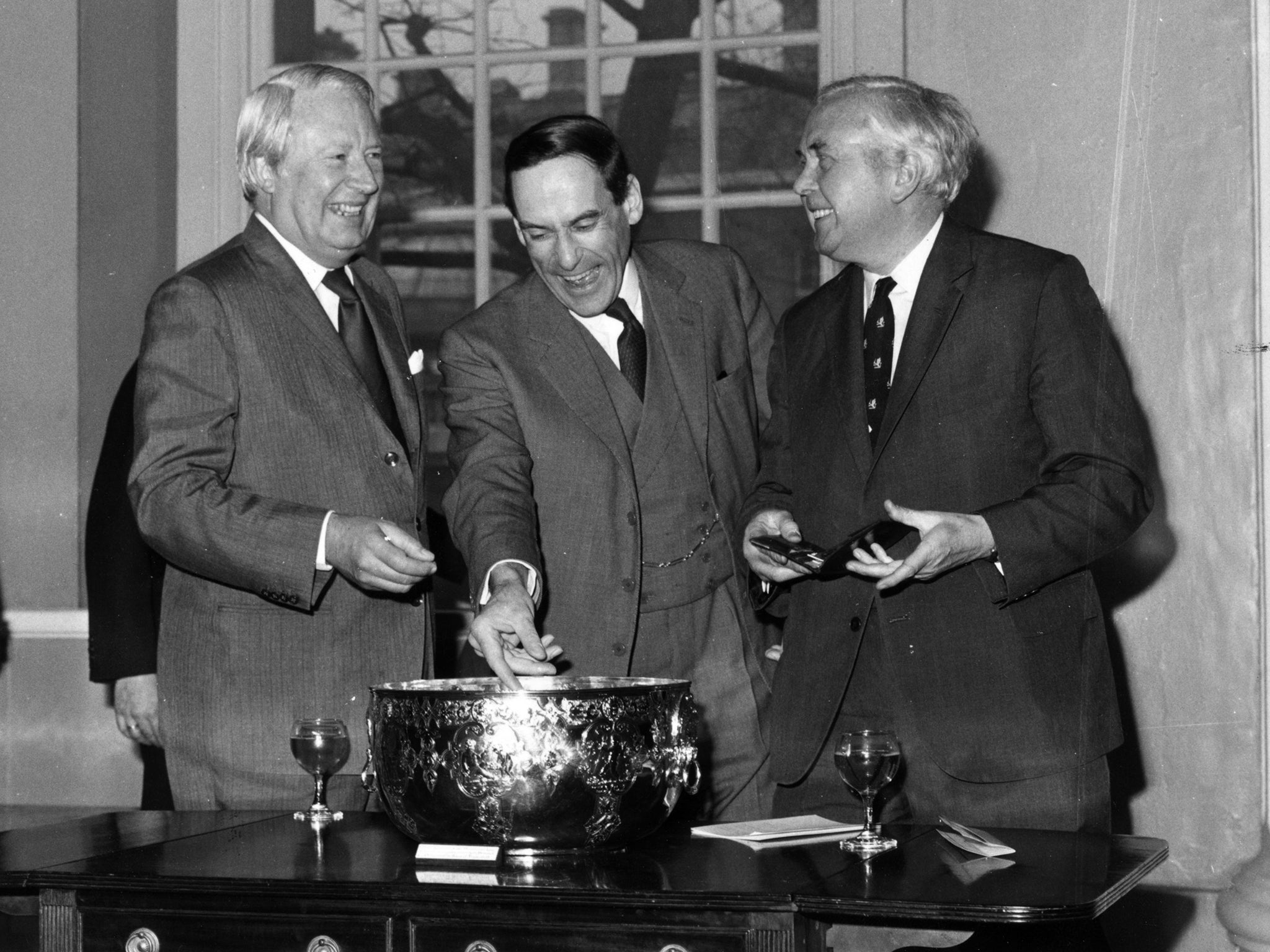 Following the 1974 election, Ted Heath (left) thought that the Conservatives had a right to be part of the government because they had won more votes than Labour even though they had fewer seats; Harold Wilson (right) disagreed