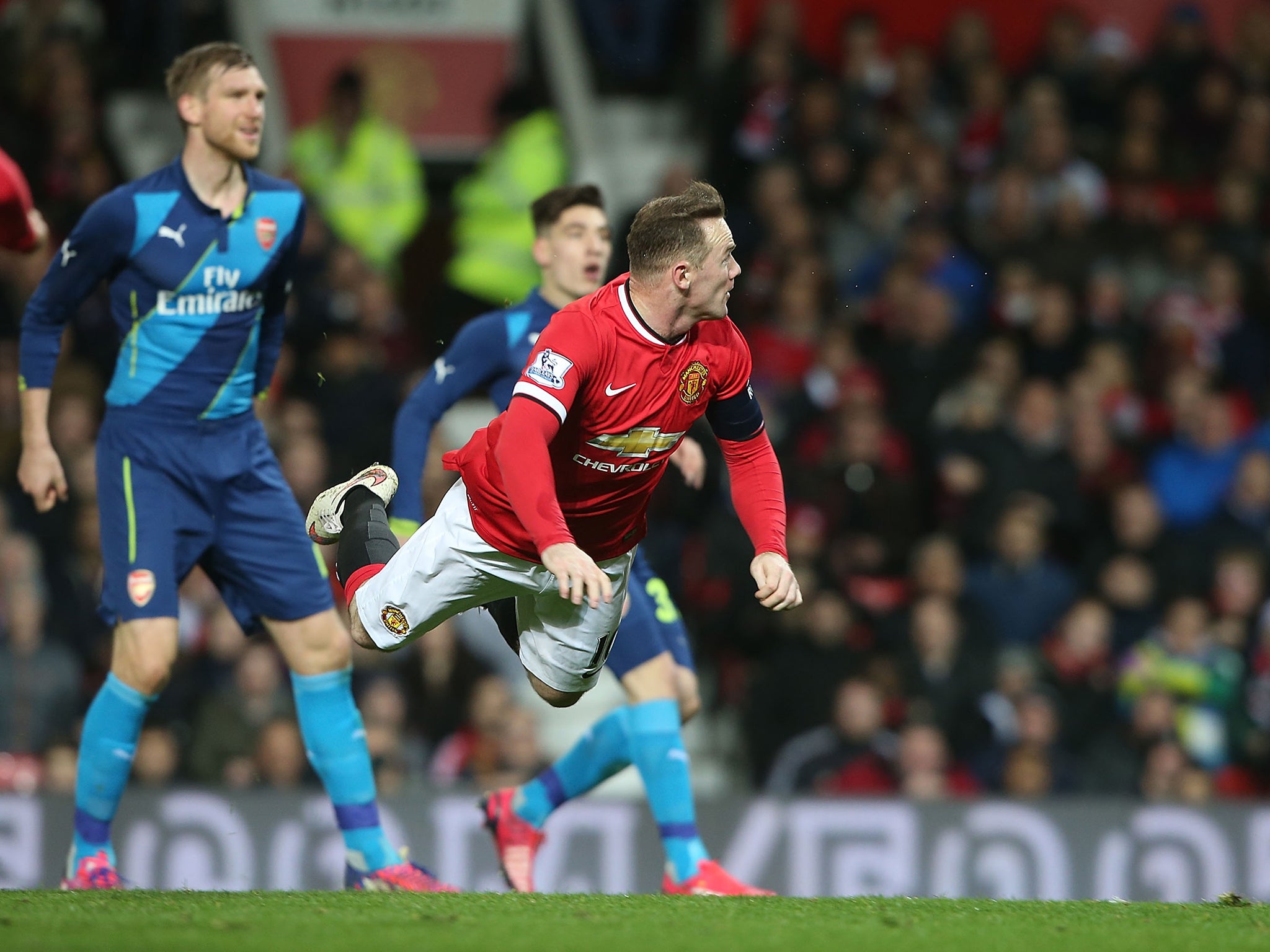 Rooney heads in the equaliser