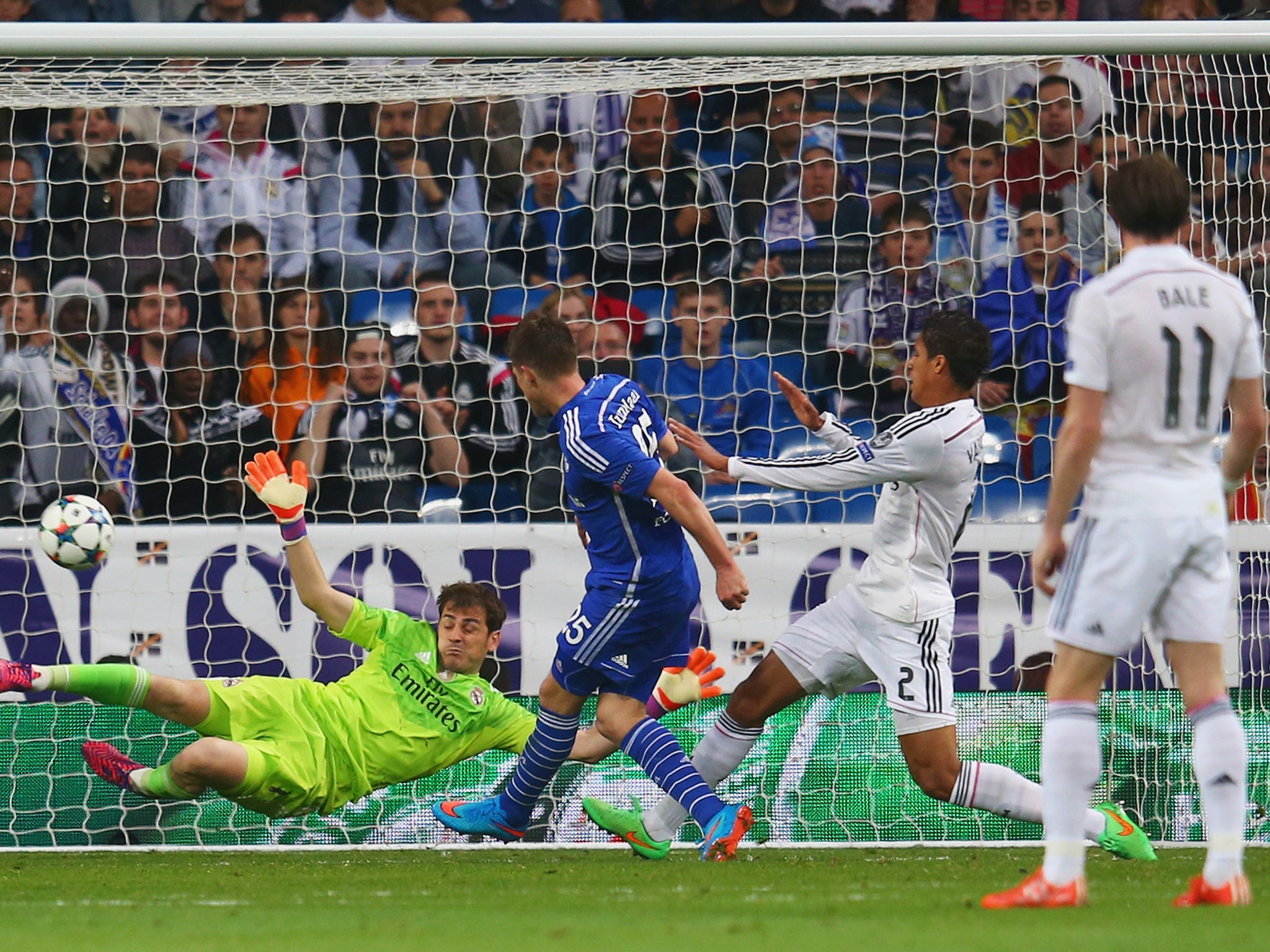 Klaas Jan Huntelaar put the visitors back on top, making it 2-1 after 40 minutes