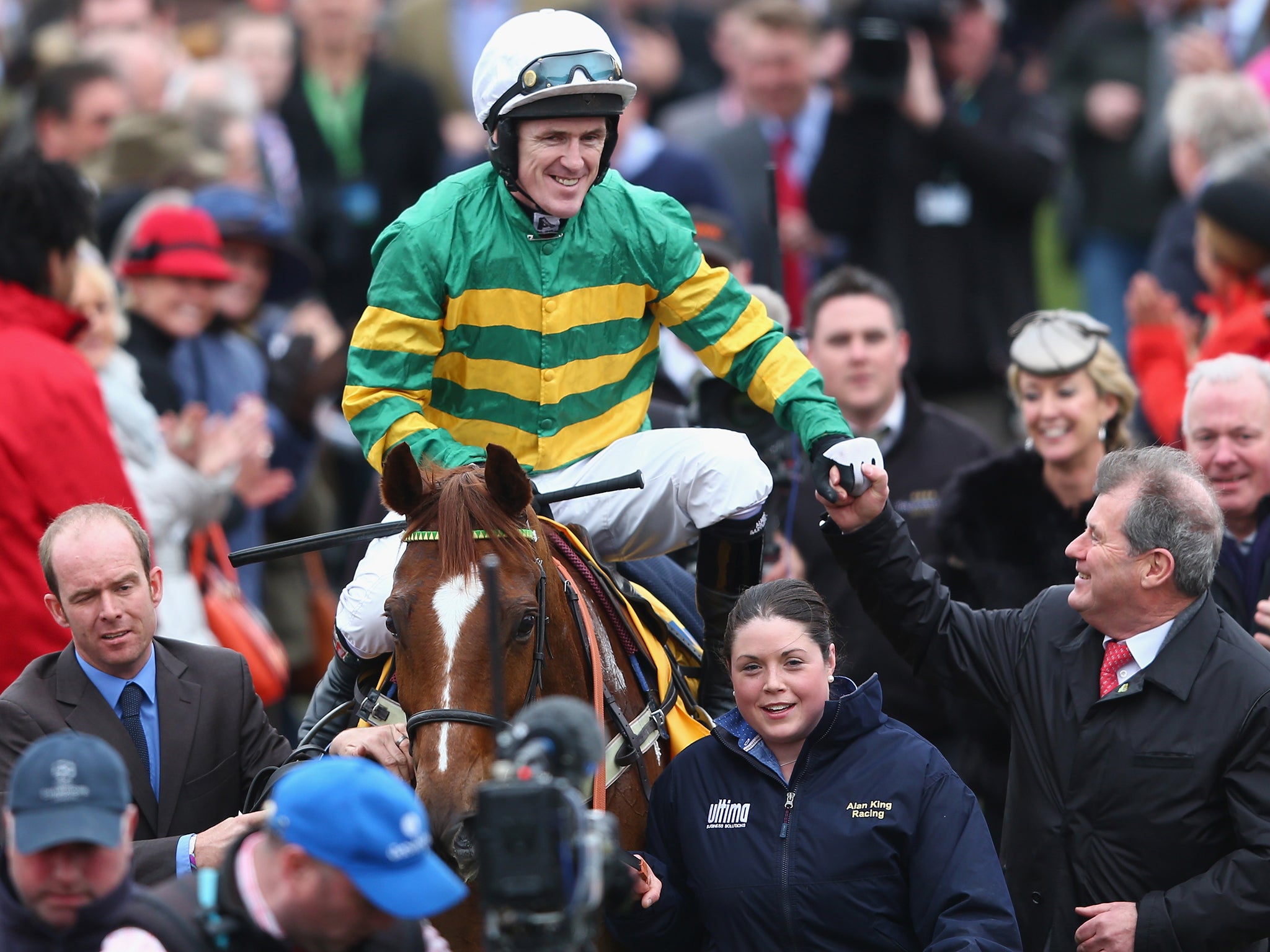 Champion jockey Tony McCoy is to become a Sir