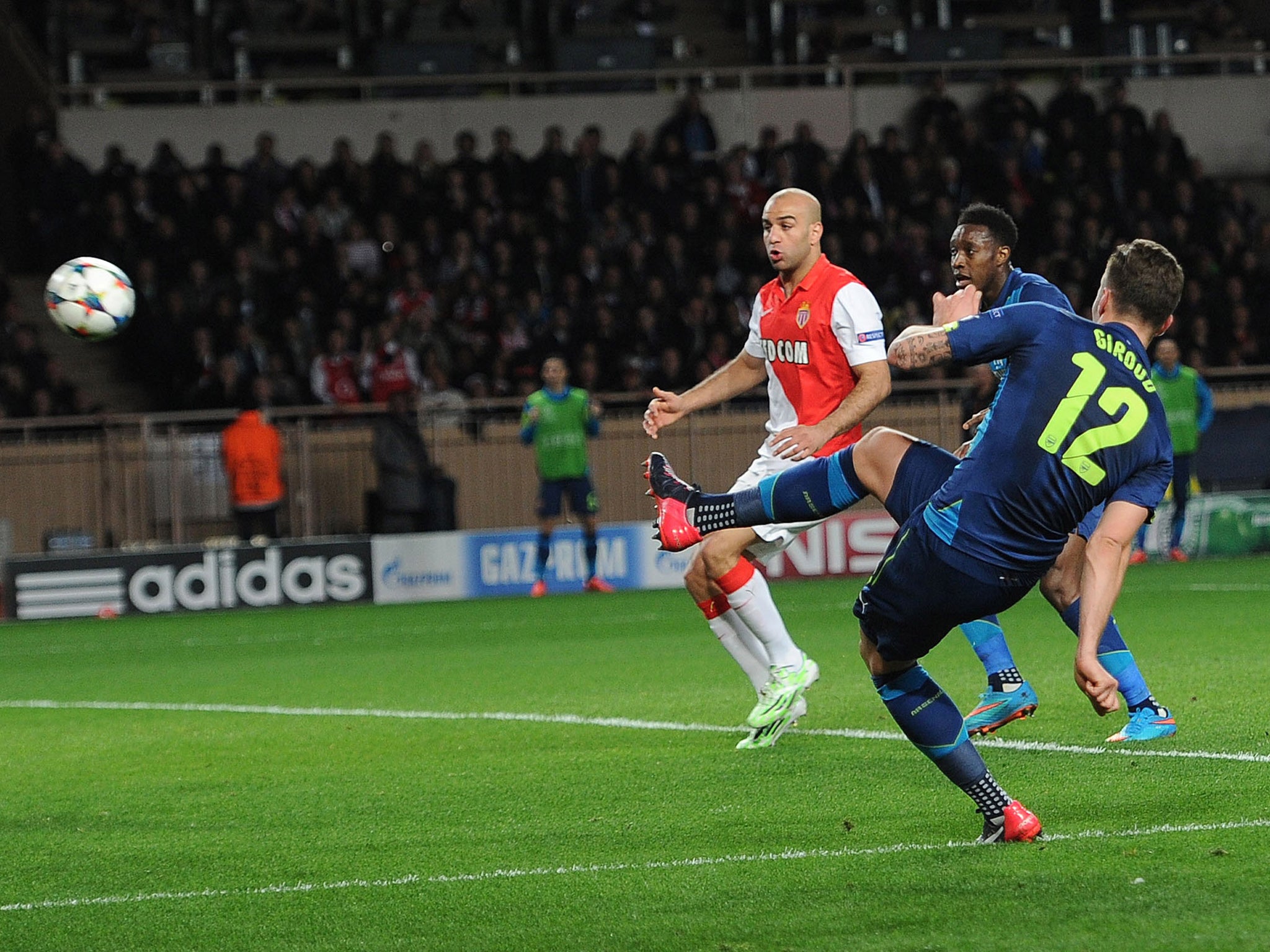 Olivier Giroud puts Arsenal ahead