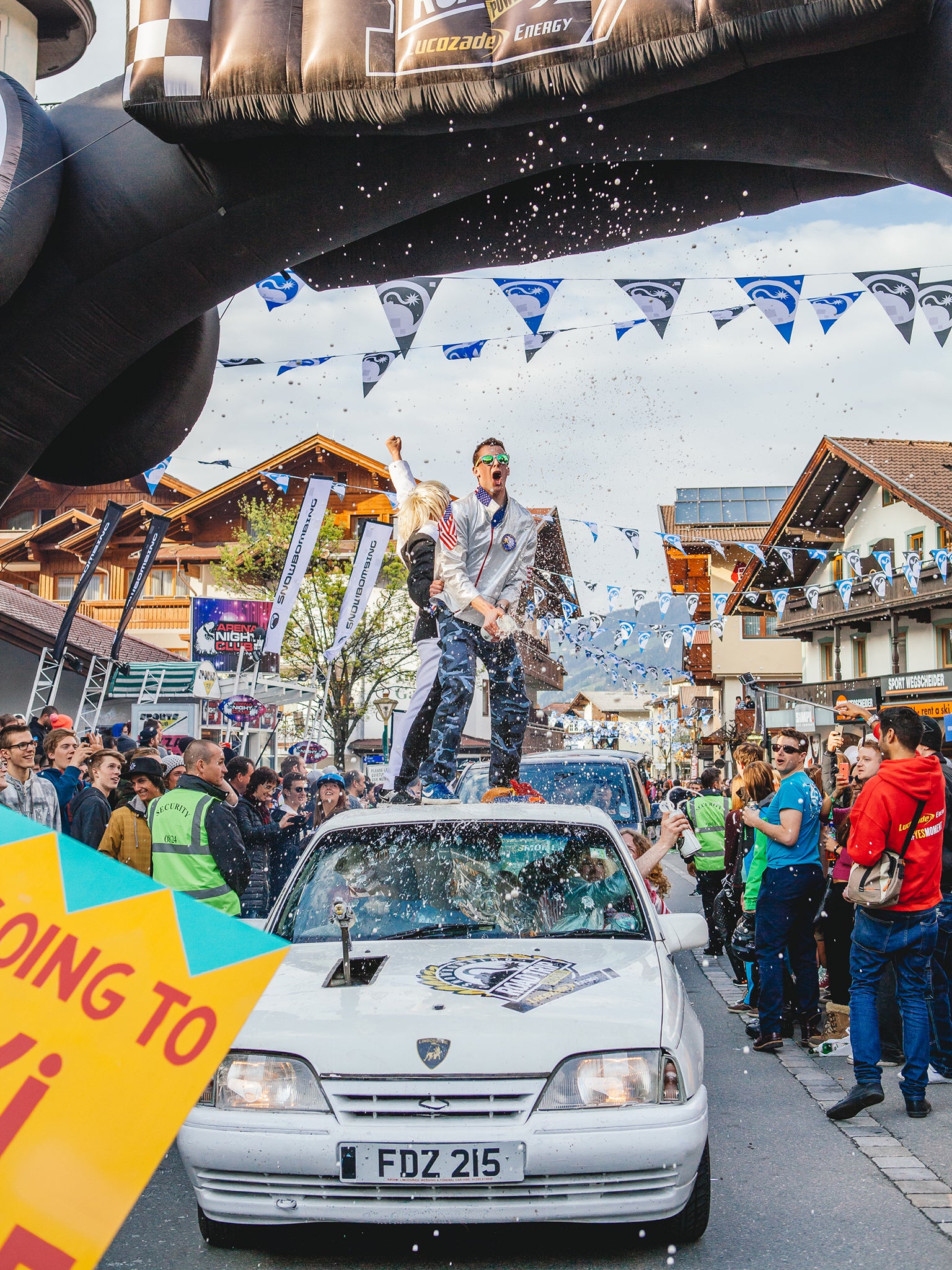 Road Trip (Richard Johnson/ SNOWBOMBING 2014 )