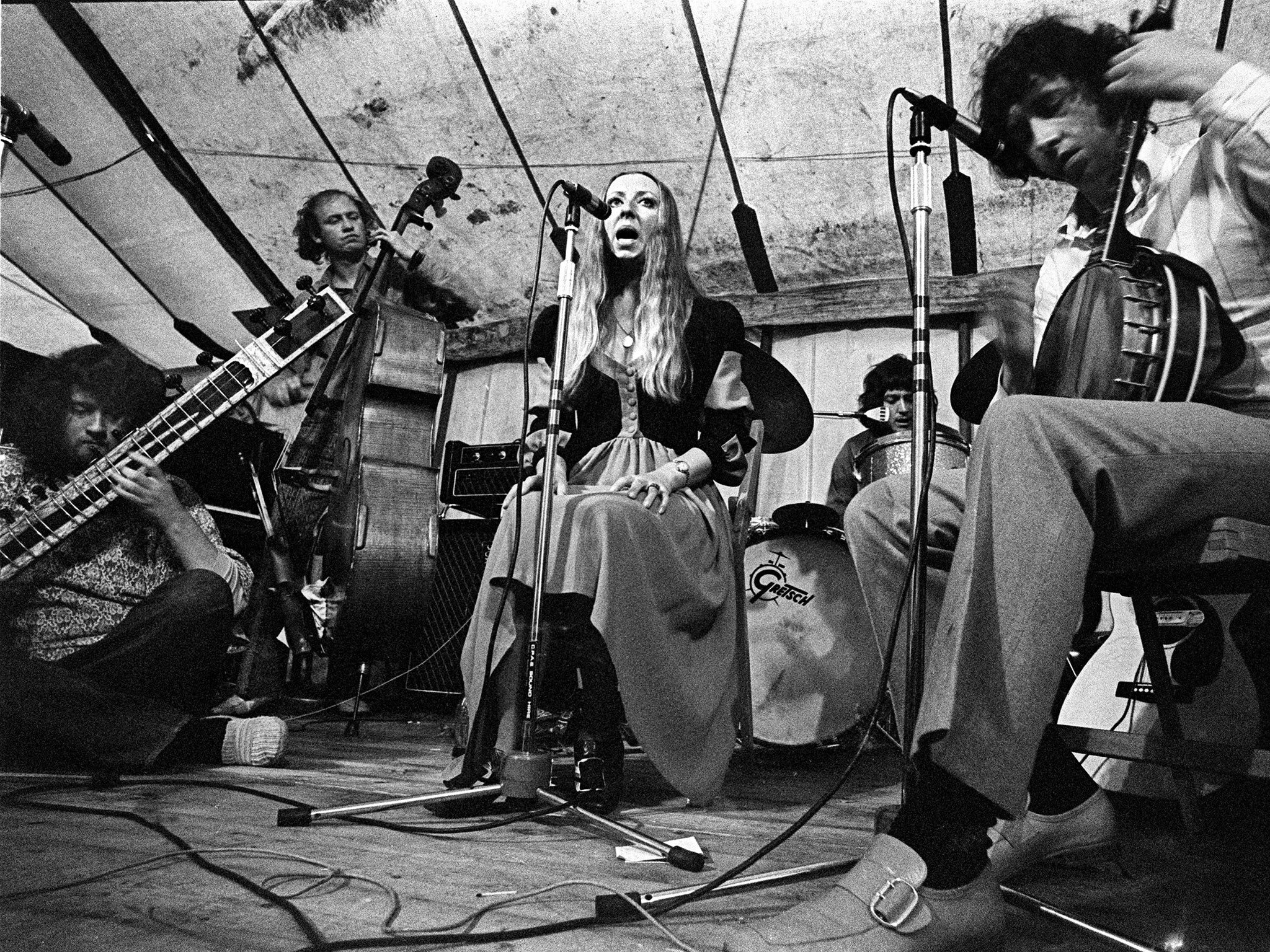 Pentangle at the Cambridge Folk Festival in 1969, from left to right, Renbourn, Danny Thompson, Jacqui McShee, Terry Cox and Bert Jansch