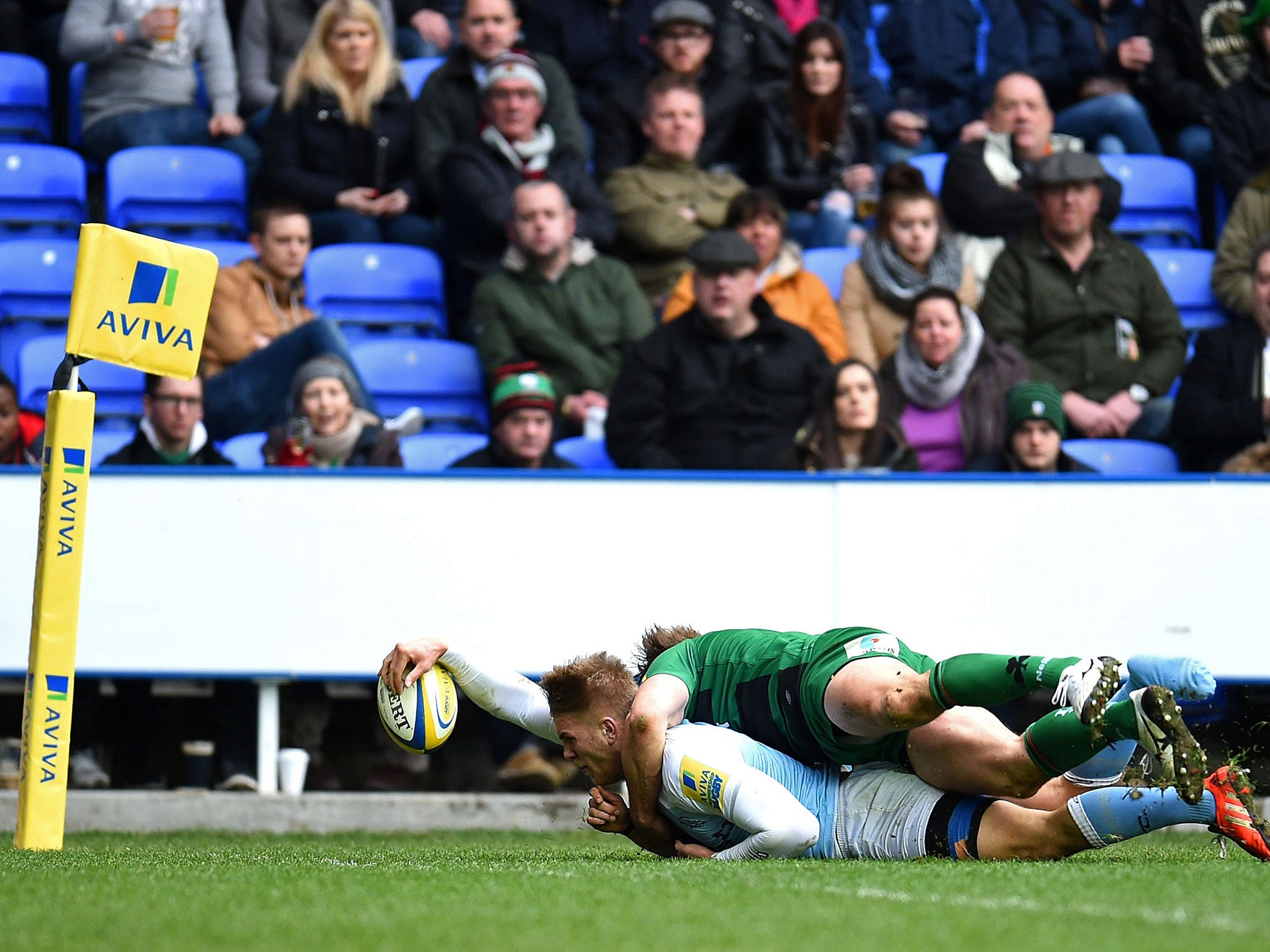 Chris Harris scores Newcastle's opening try