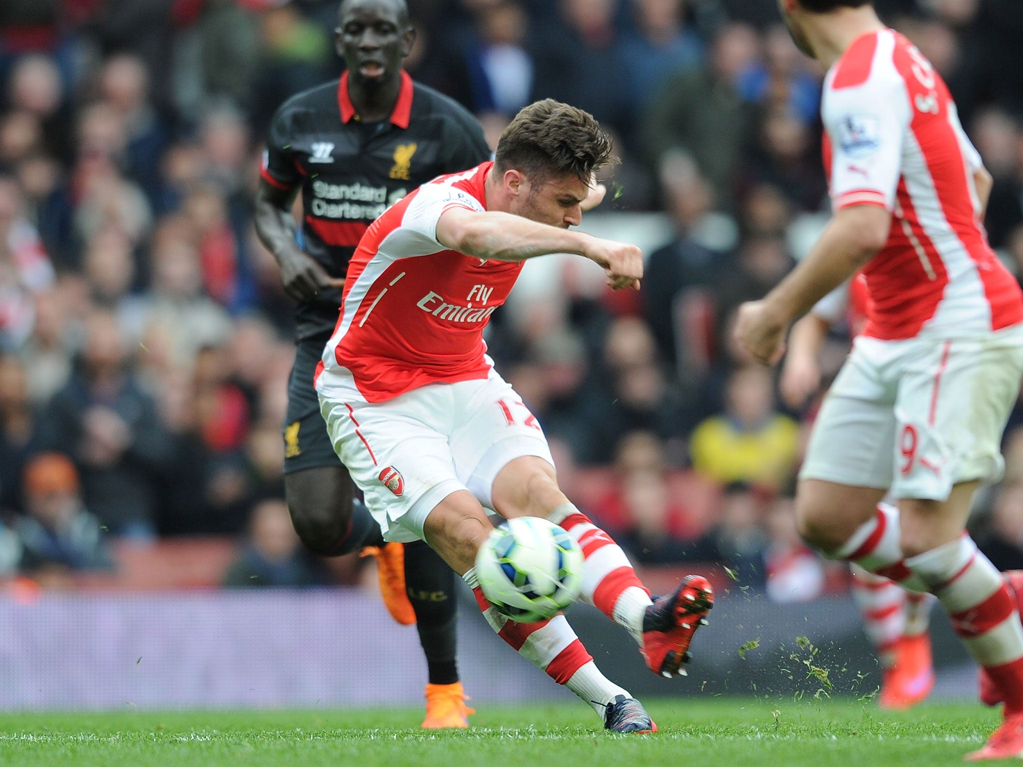 Olivier Giroud scores Arsenal's fourth goal against Liverpool