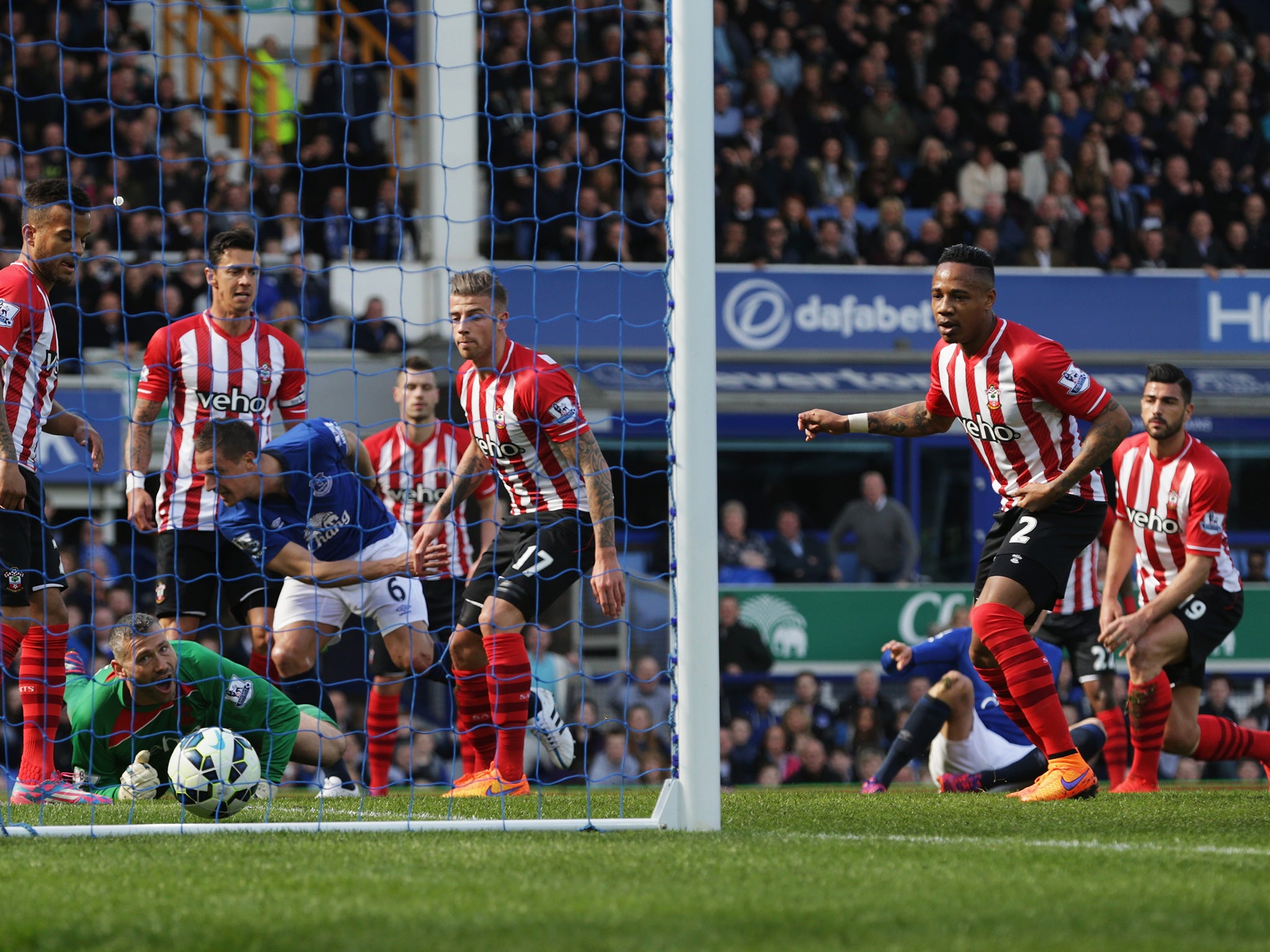 Phil Jagielka bundles home the early goal