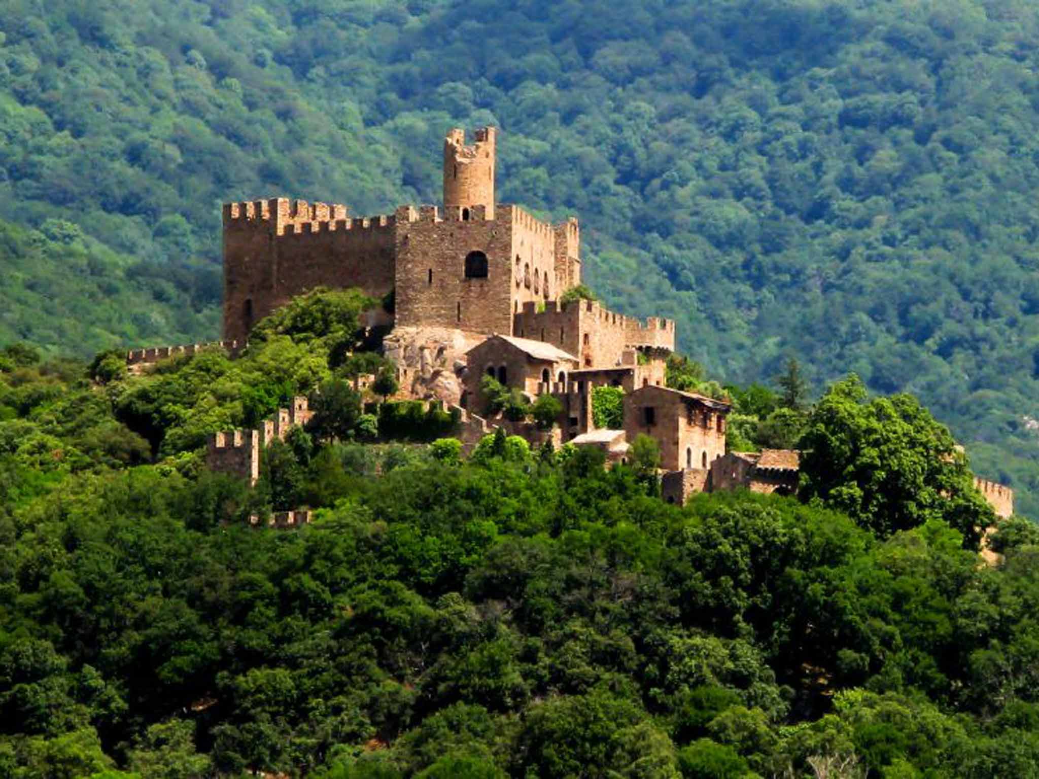 Castle of Requesens