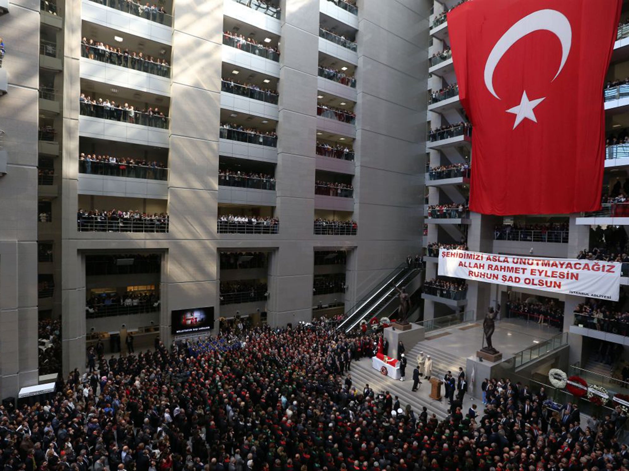 Thousands of people attended the funeral ceremony for Mehmet Selim Kiraz outside the main courthouse in Istanbul