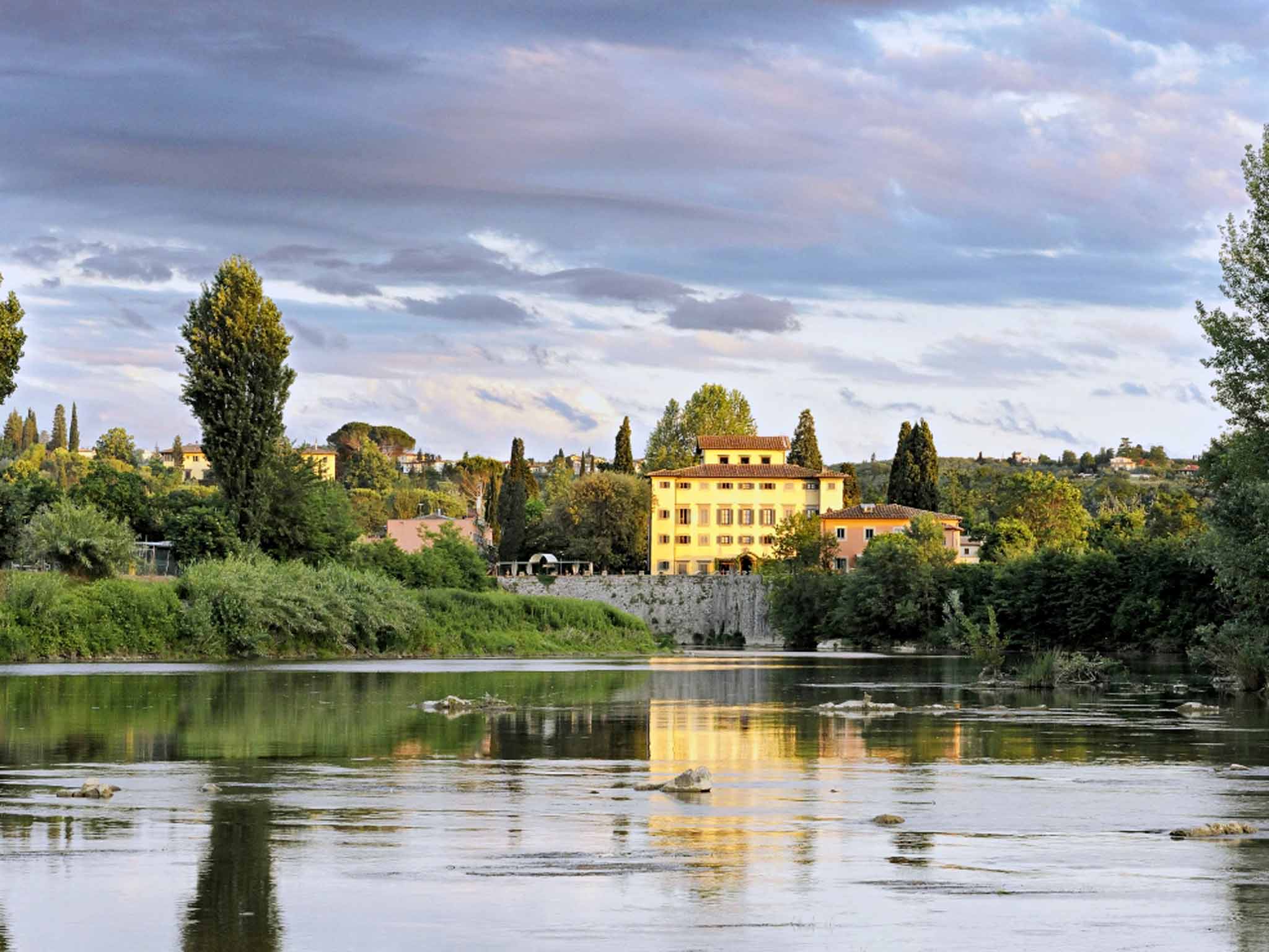 Water view: Villa la Massa