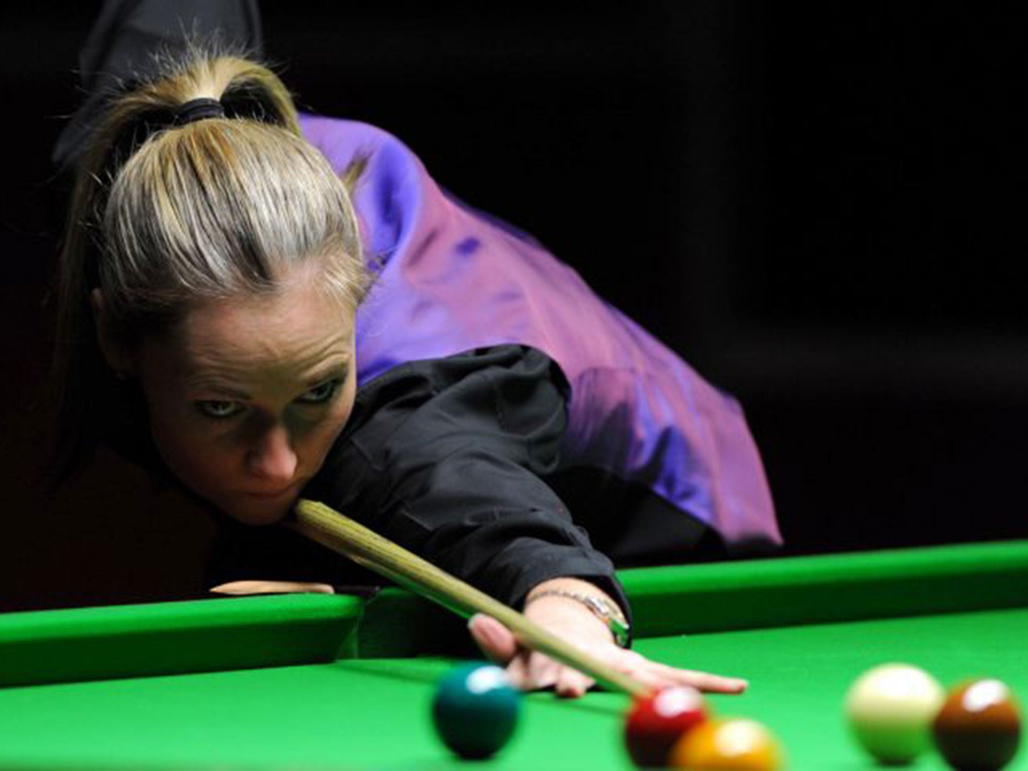 Reanne Evans in action against Ken Doherty on Thursday night