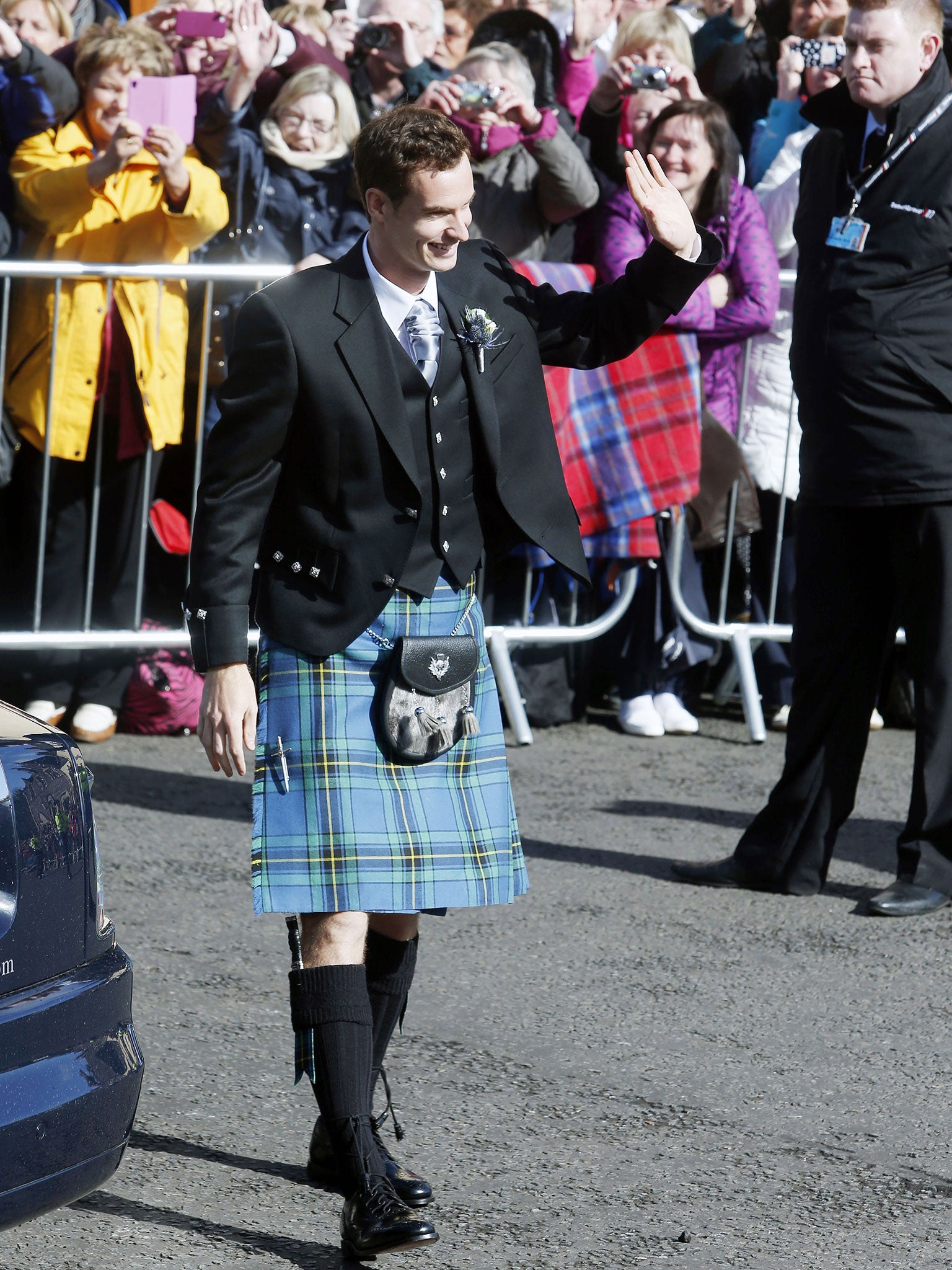 Murray arrives his wedding