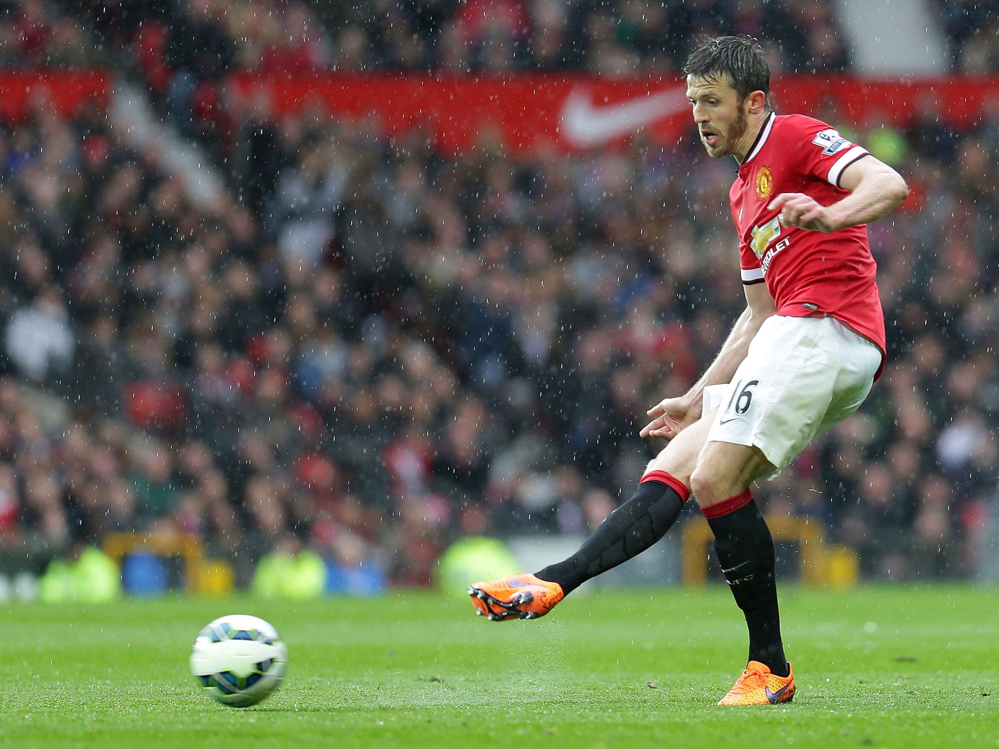 Michael Carrick will miss the trip to Chelsea through injury