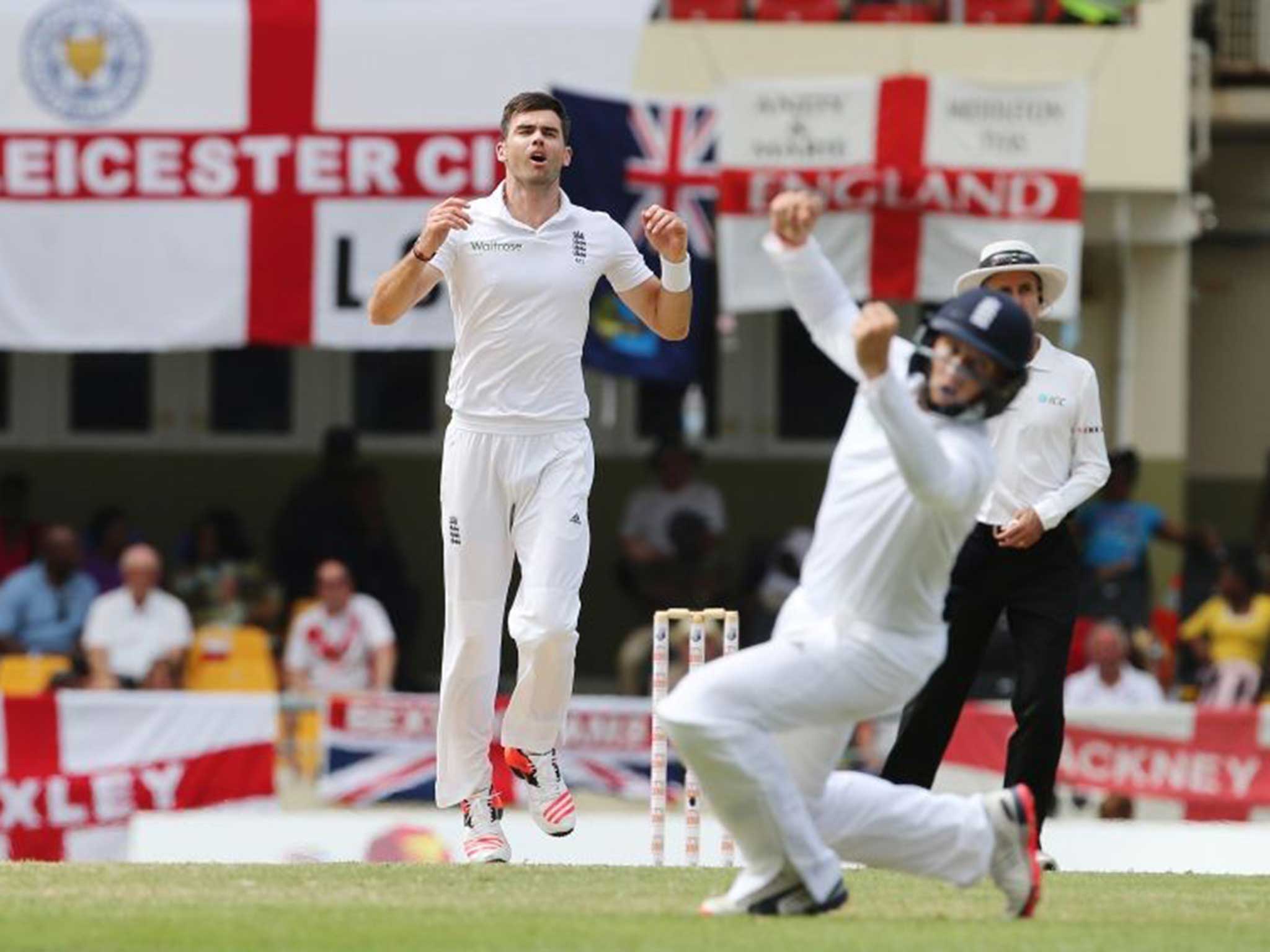 James Anderson is thwarted as a chance eludes Joe Root