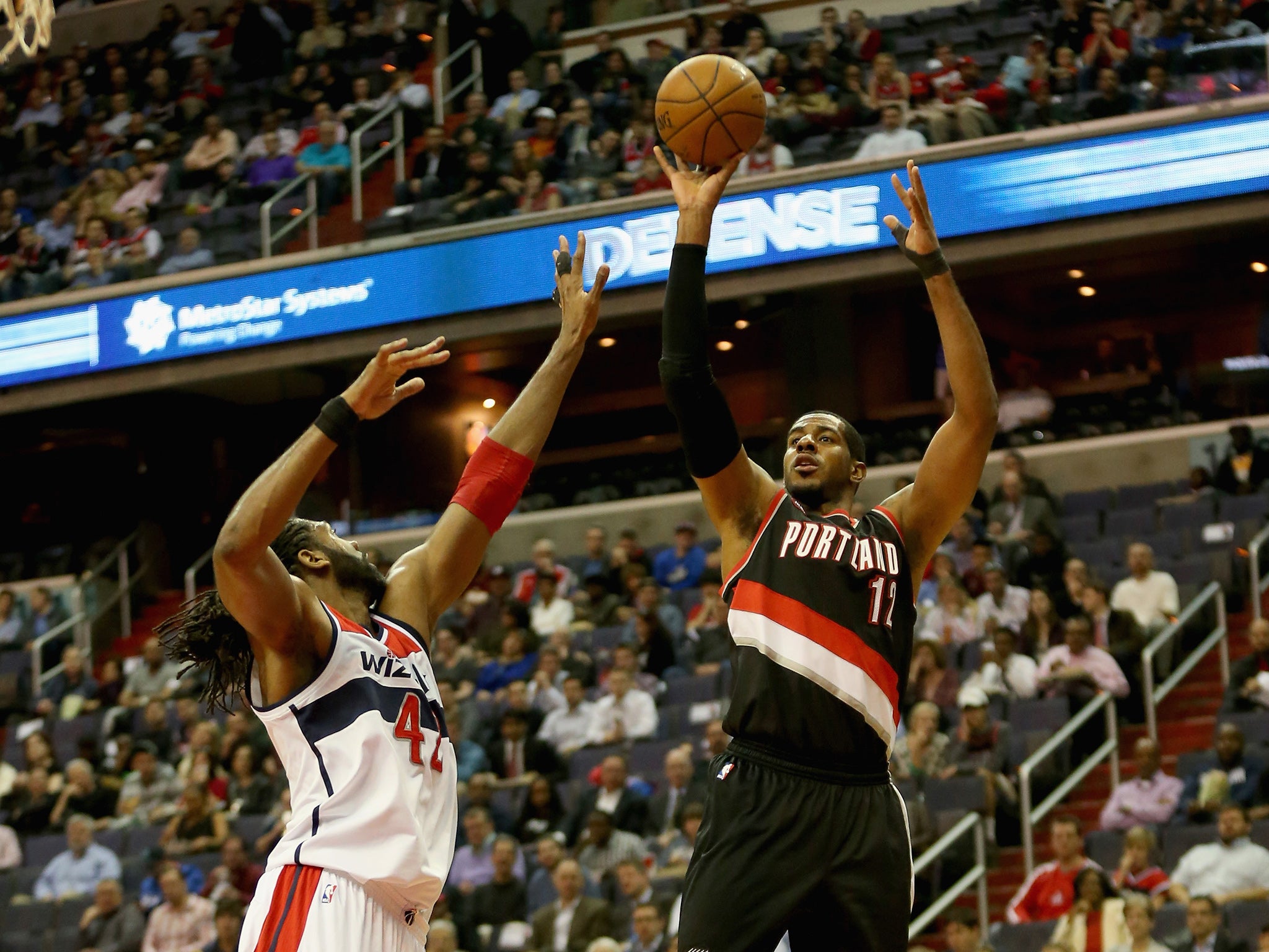 LaMarcus Aldridge has played with an injured thumb for the banged-up Blazers