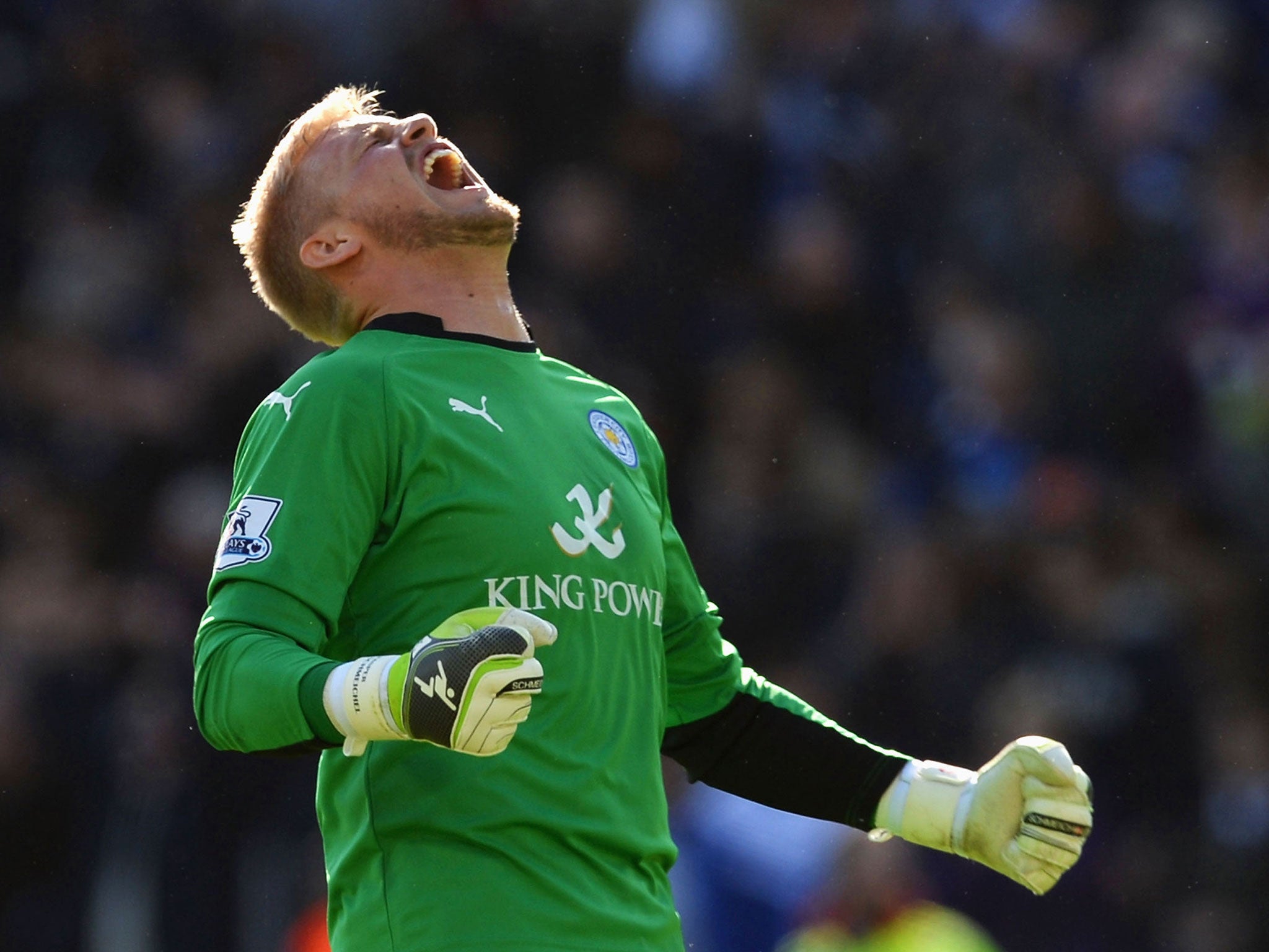 Kasper Schmeichel celebrates Andy King's goal