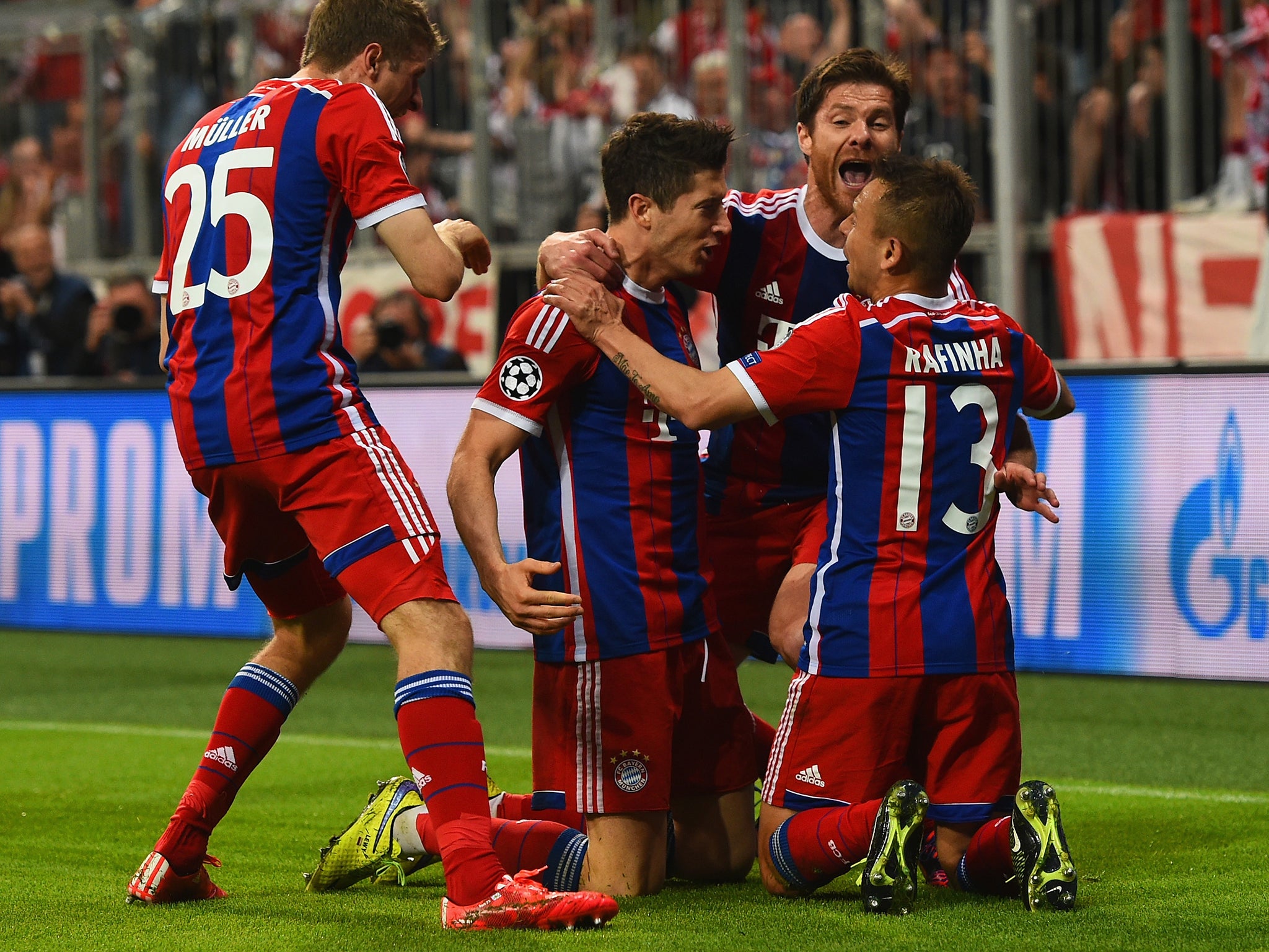 Bayern players celebrate the 6-1 thrashing of Porto