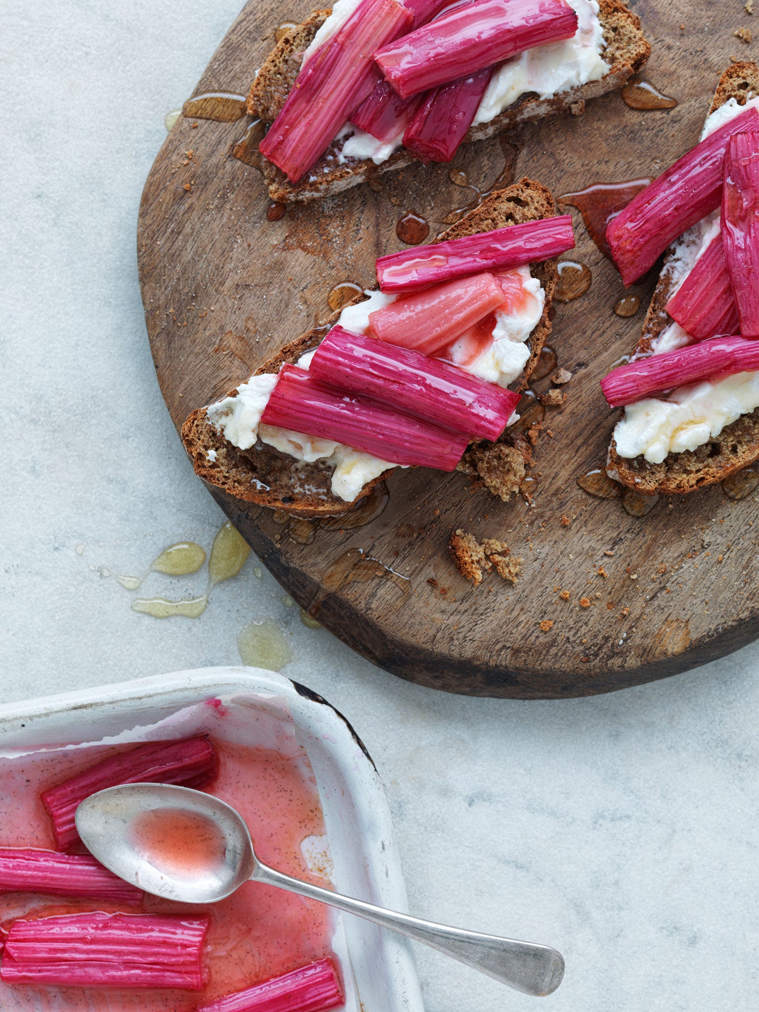 Roasted rhubarb and honeyed ricotta on soda bread