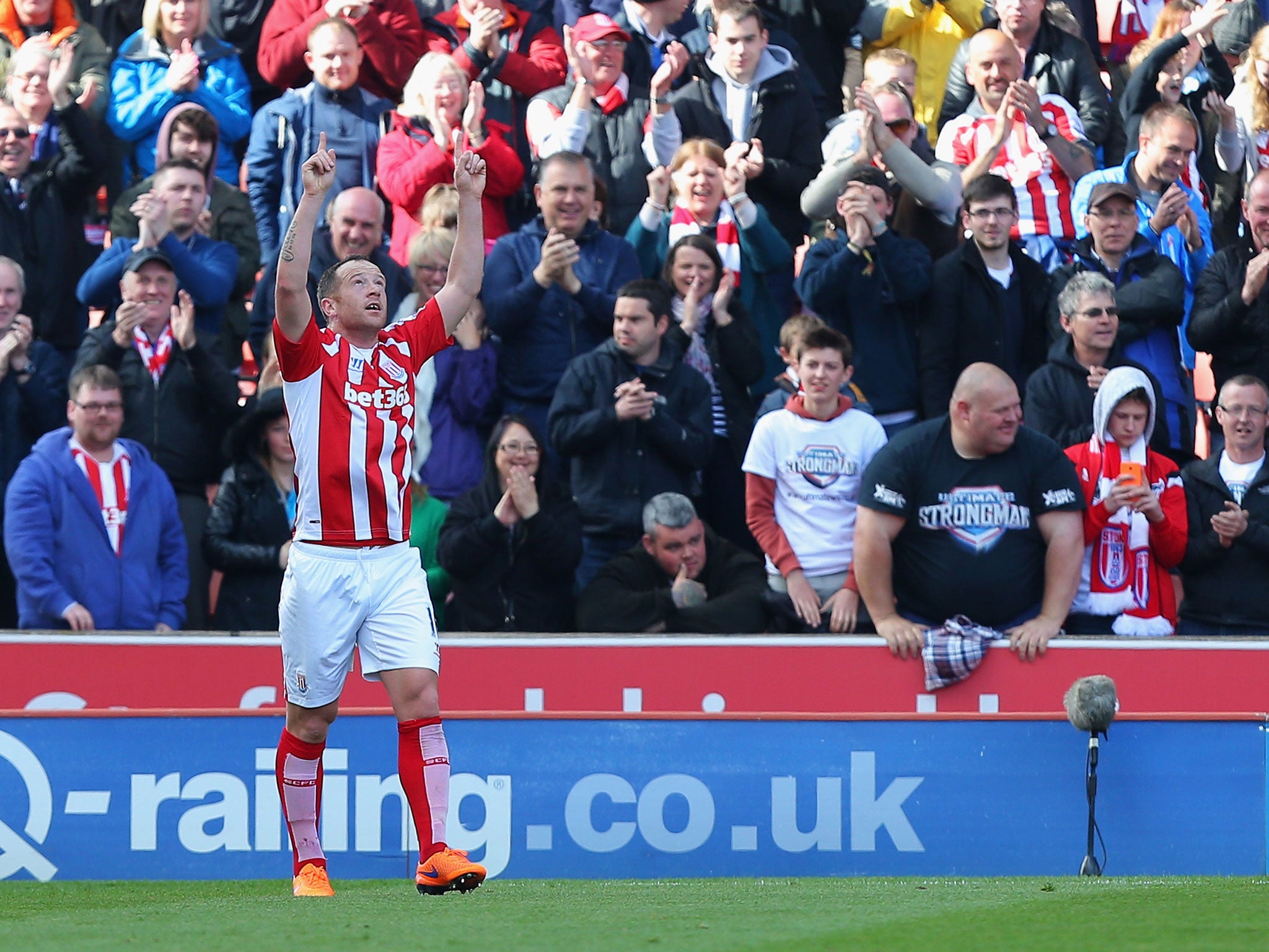 Charlie Austin celebrates his equaliser