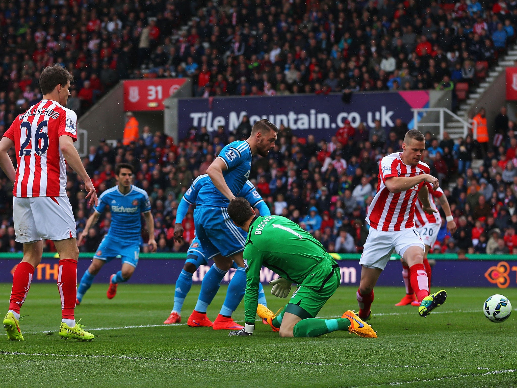 Connor Wickham scores the opener for Sunderland