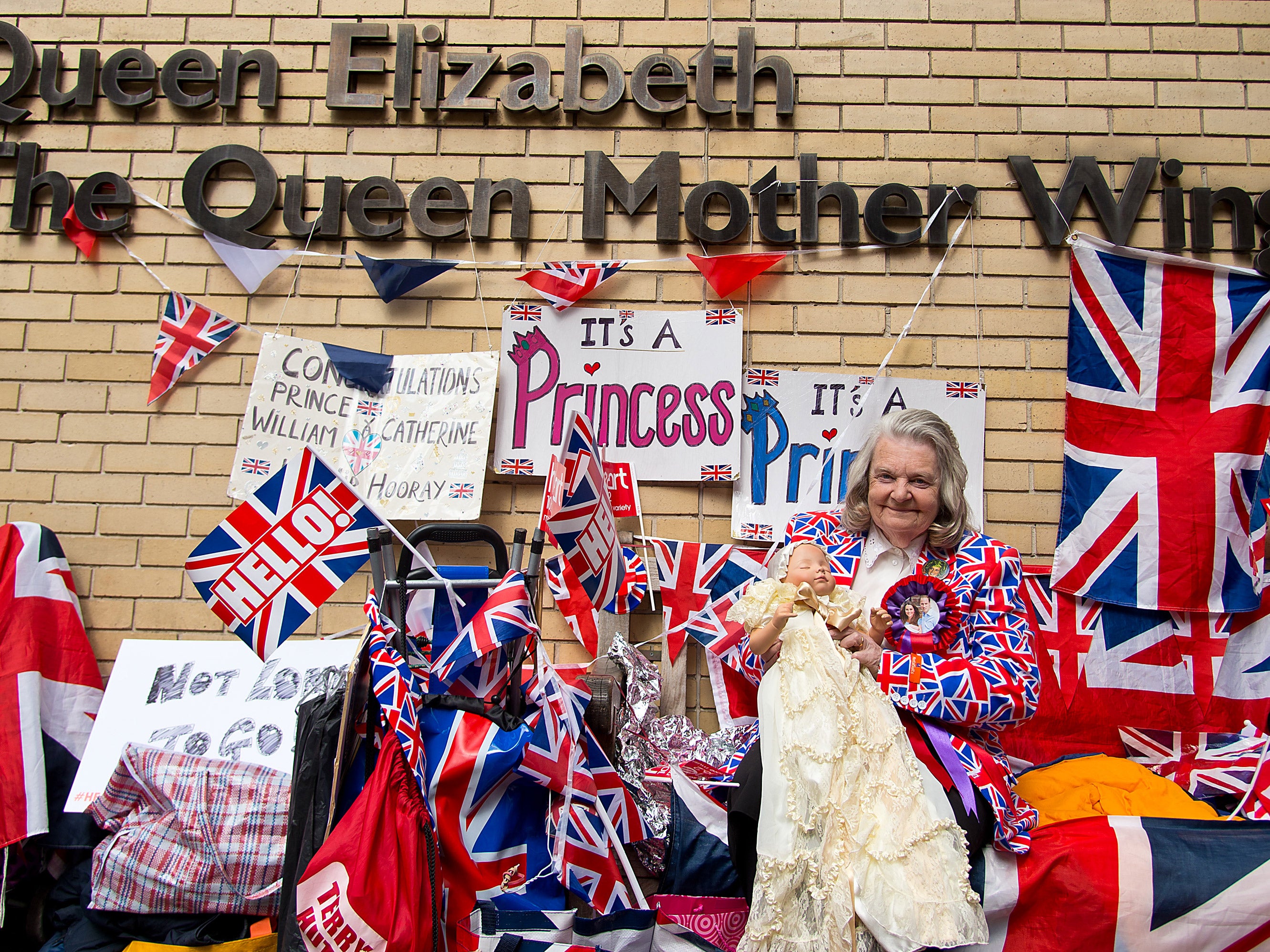 A well-wisher waits in anticipation outside Lindo Wing ahead of the birth of the Duke and Duchess of Cambridge's second child