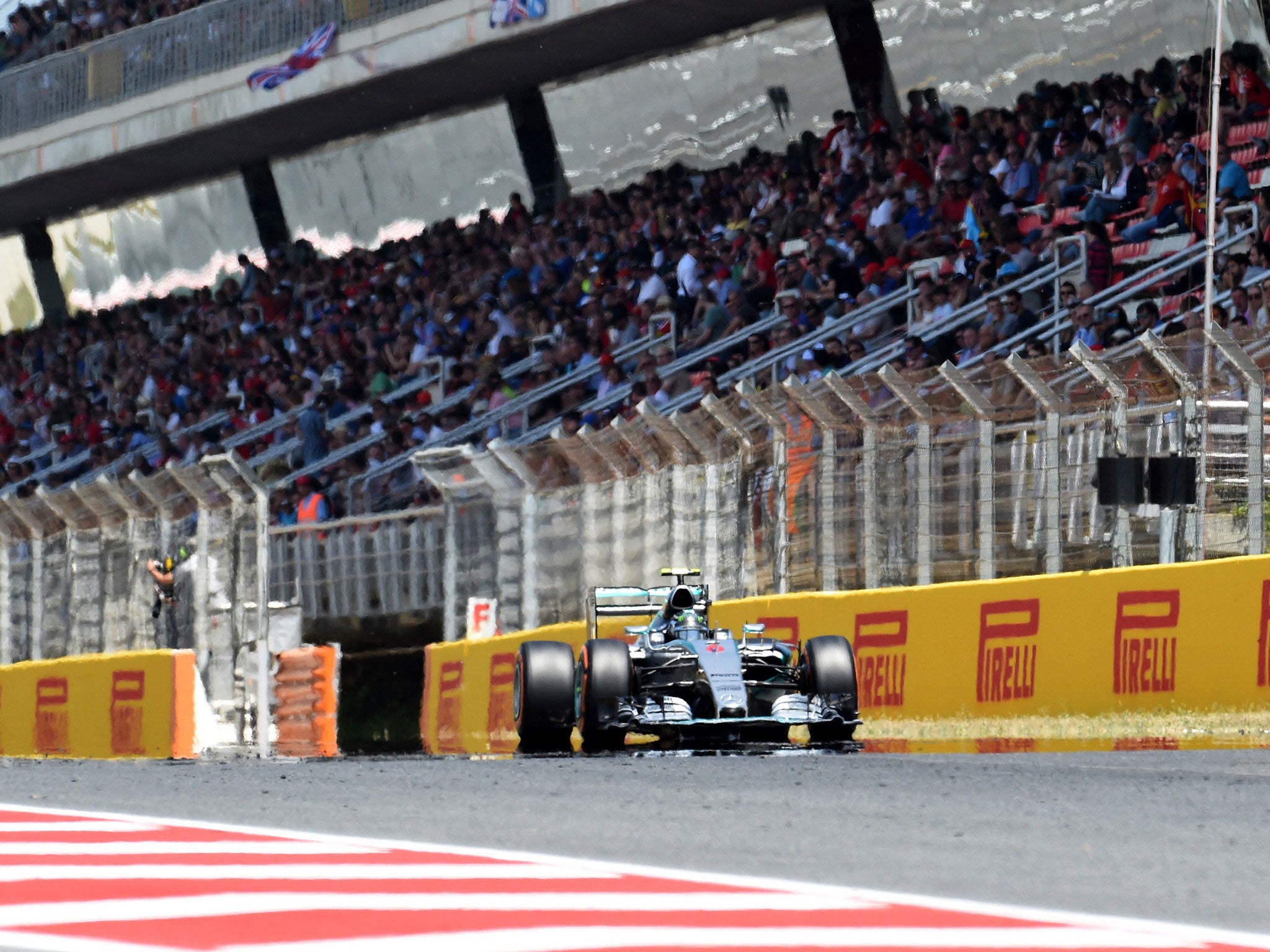 Nico Rosberg clinched pole position for the Spanish Grand Prix