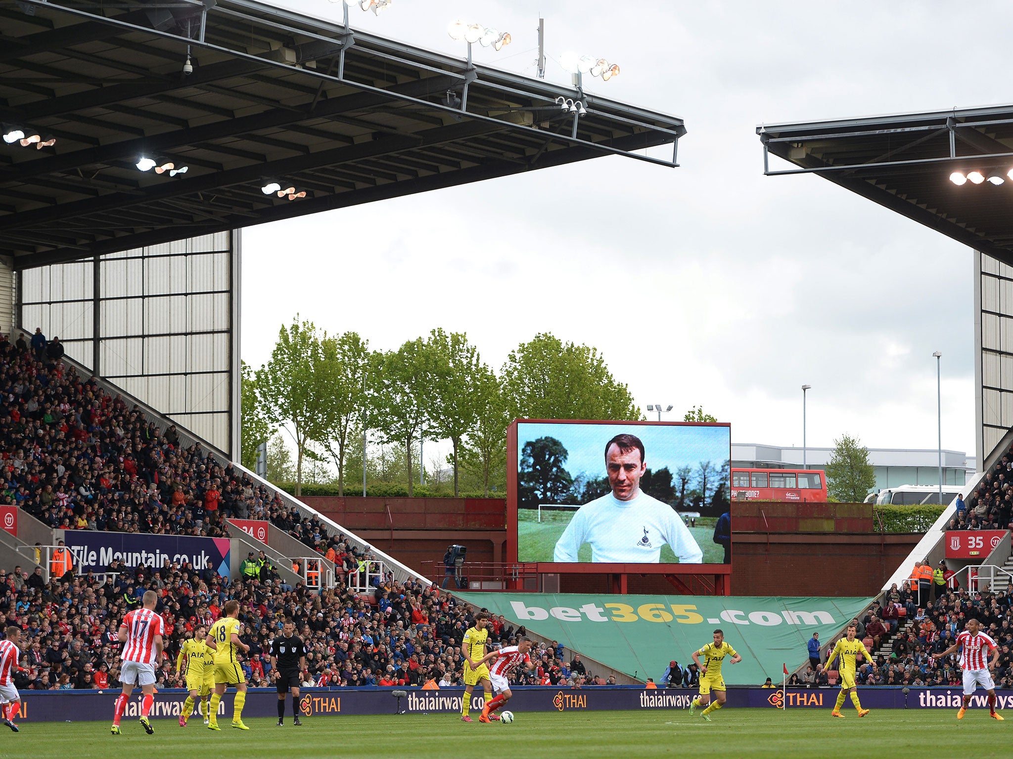 Fans pay tribute to Jimmy Greaves after he suffered a stroke