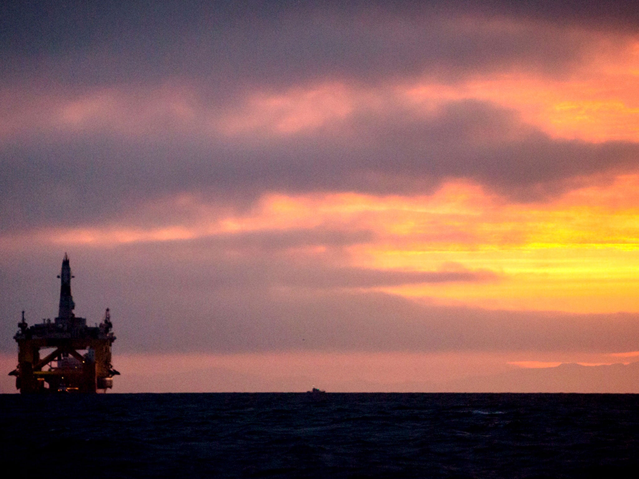 A drilling rig arrives in Port Angeles, Washington, last month, ready to be towed to the Arctic