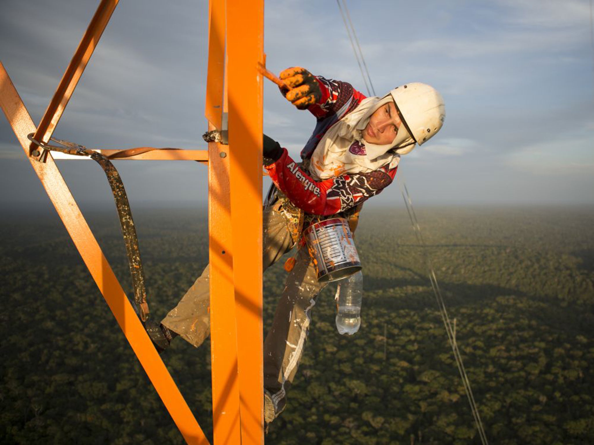 Two maintenance technicians will stay at the remote site north of Manaus