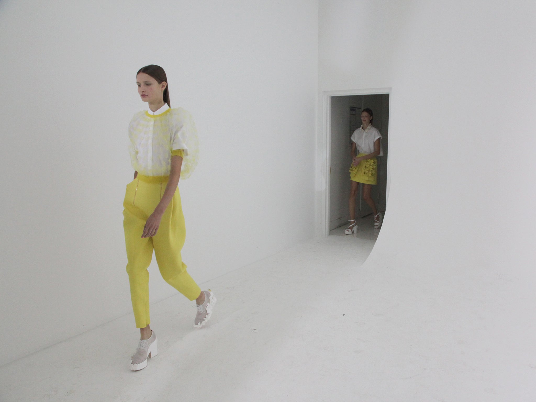 Models backstage at Delpozo s/s’15