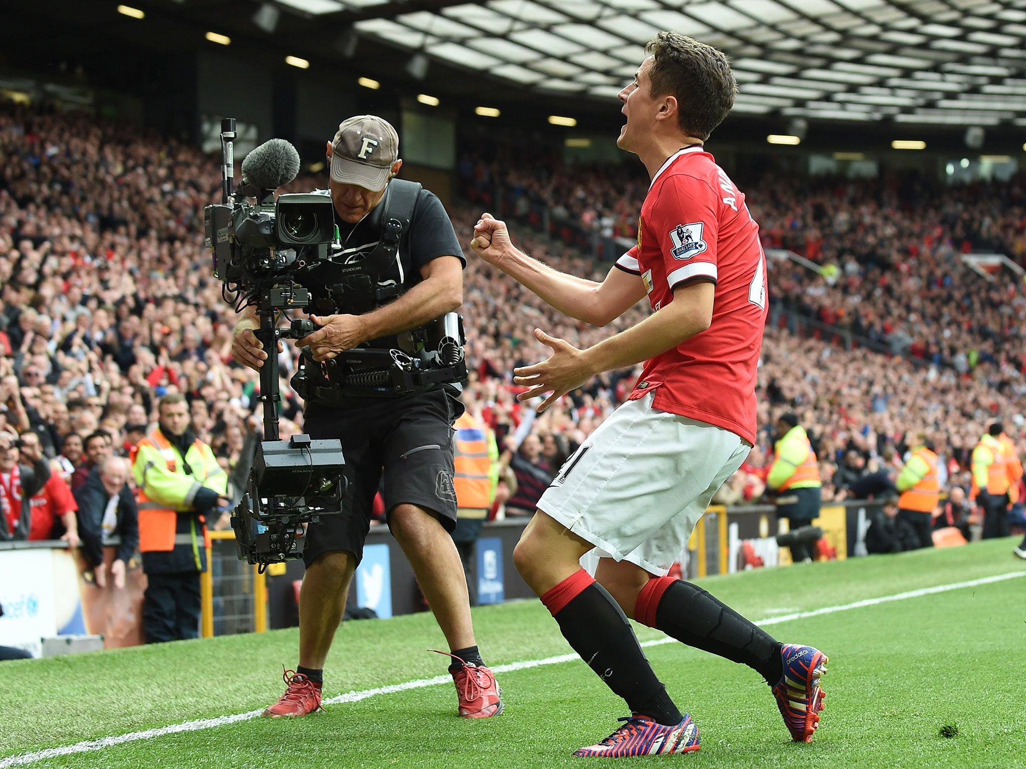 Ander Herrera celebrates his goal