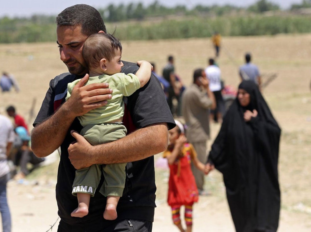 Thousands of civilians fled the Isis advance in Ramadi