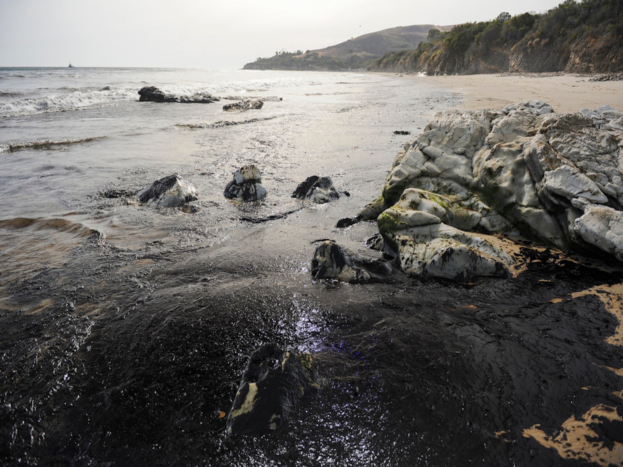 OIl spill in California