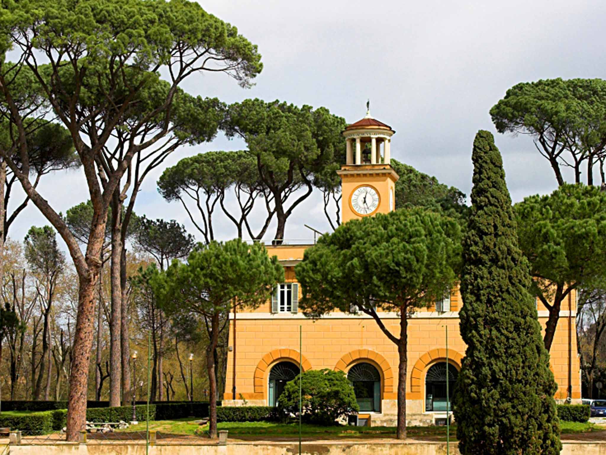 Tranquil escape: the Borghese Gardens