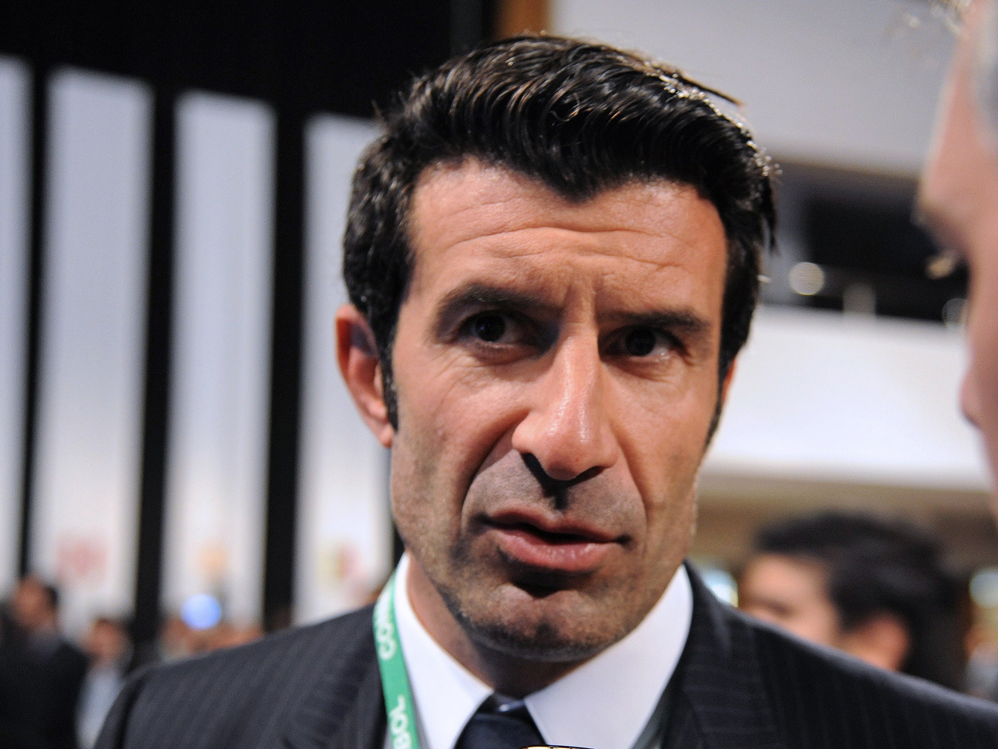 Figo has withdrawn from the race for the Fifa presidency