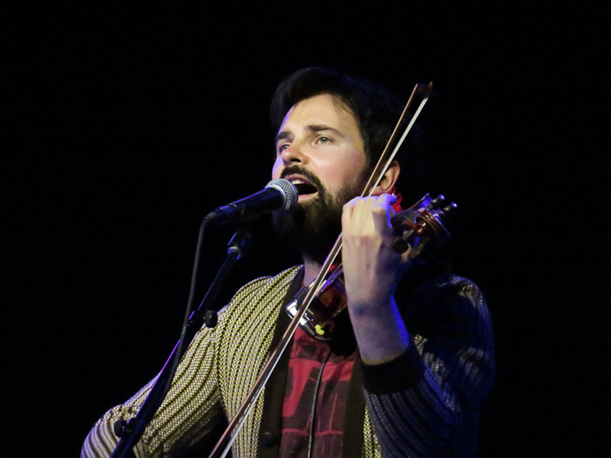 Wallinger's 2015 band line-up includes Dave Duffy on fiddle and mandolin