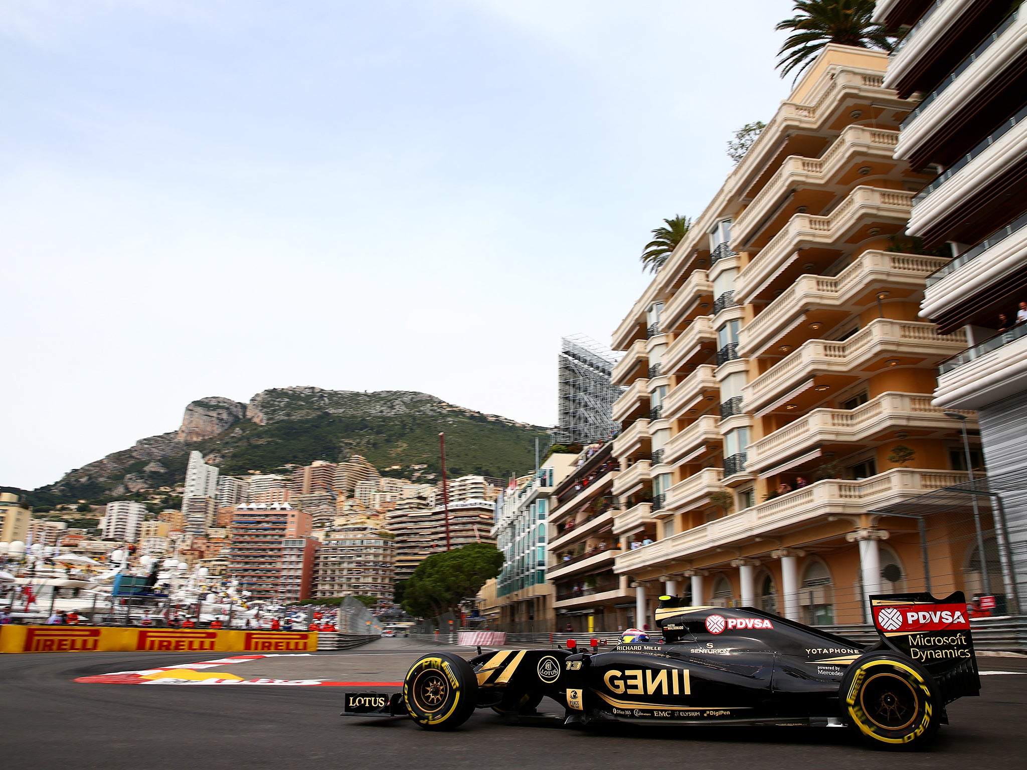 Pastor Maldonado negotiates the harbour chicane