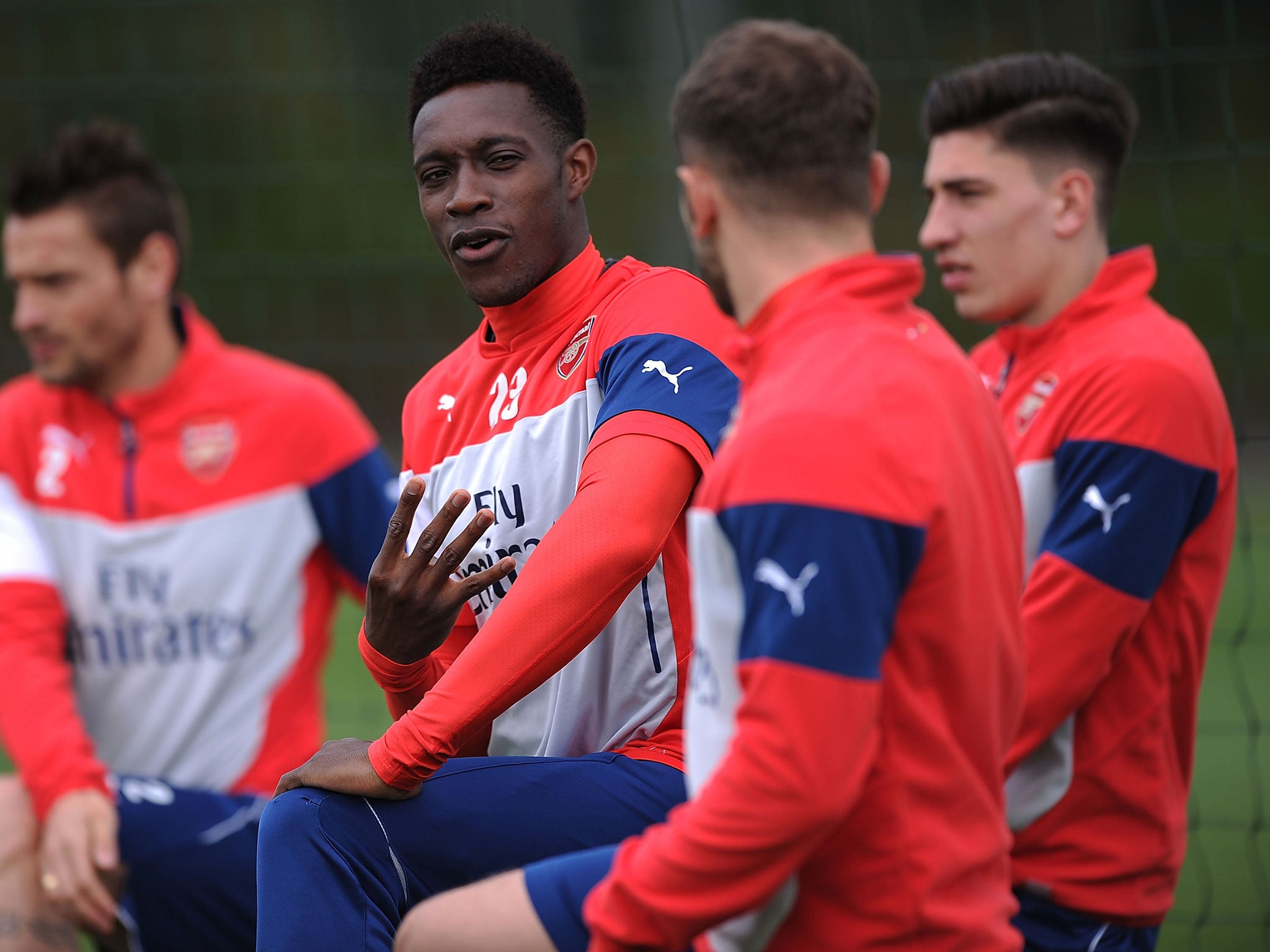 Was close to a return but suffered a serious setback that requires surgery and will likely leave him out until January 2016. Has not played since April, and has been described by Wenger to be "progressing well".