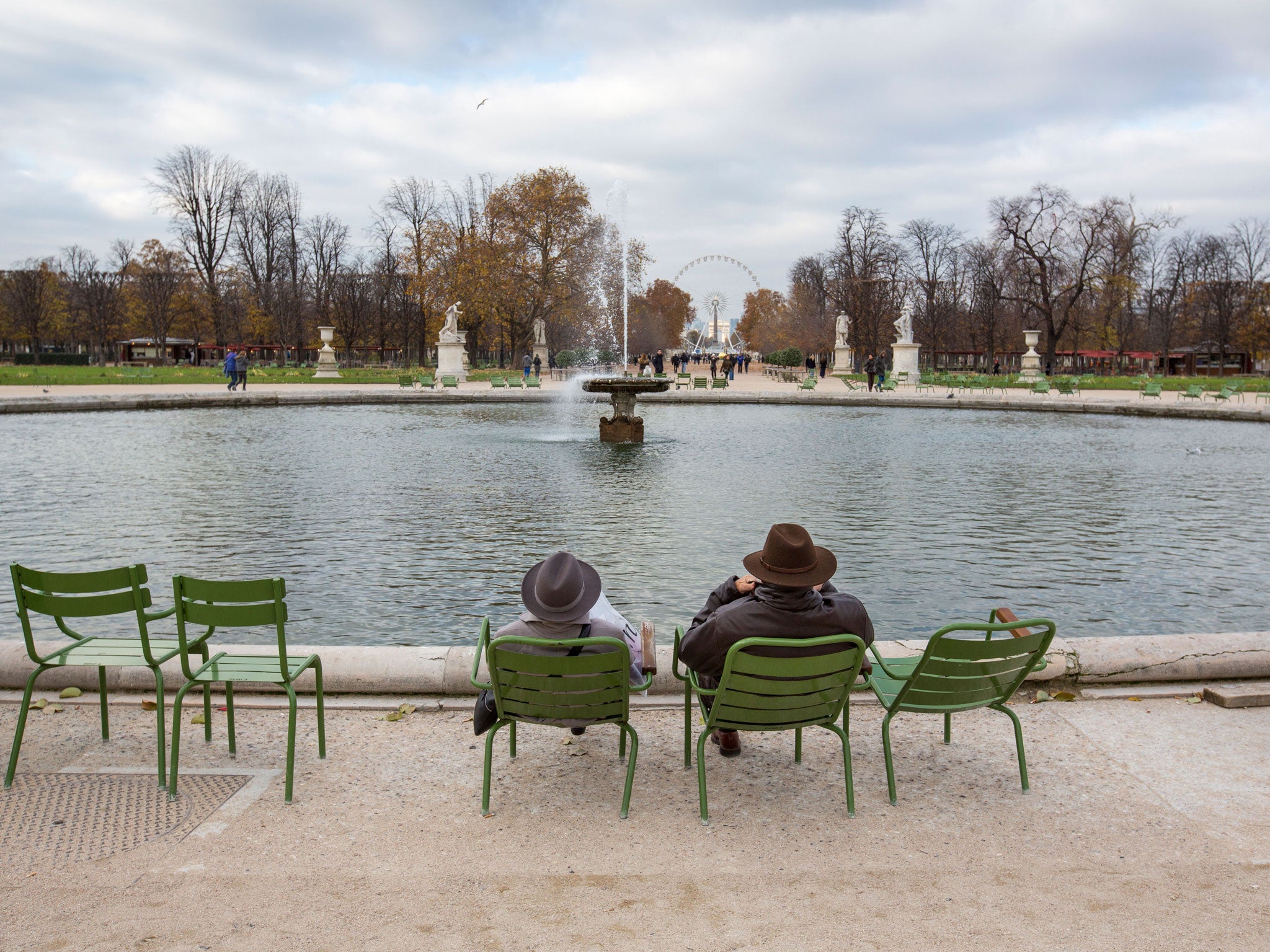 Promenading: the latest novel by Milan Kundera takes in the summer in Paris