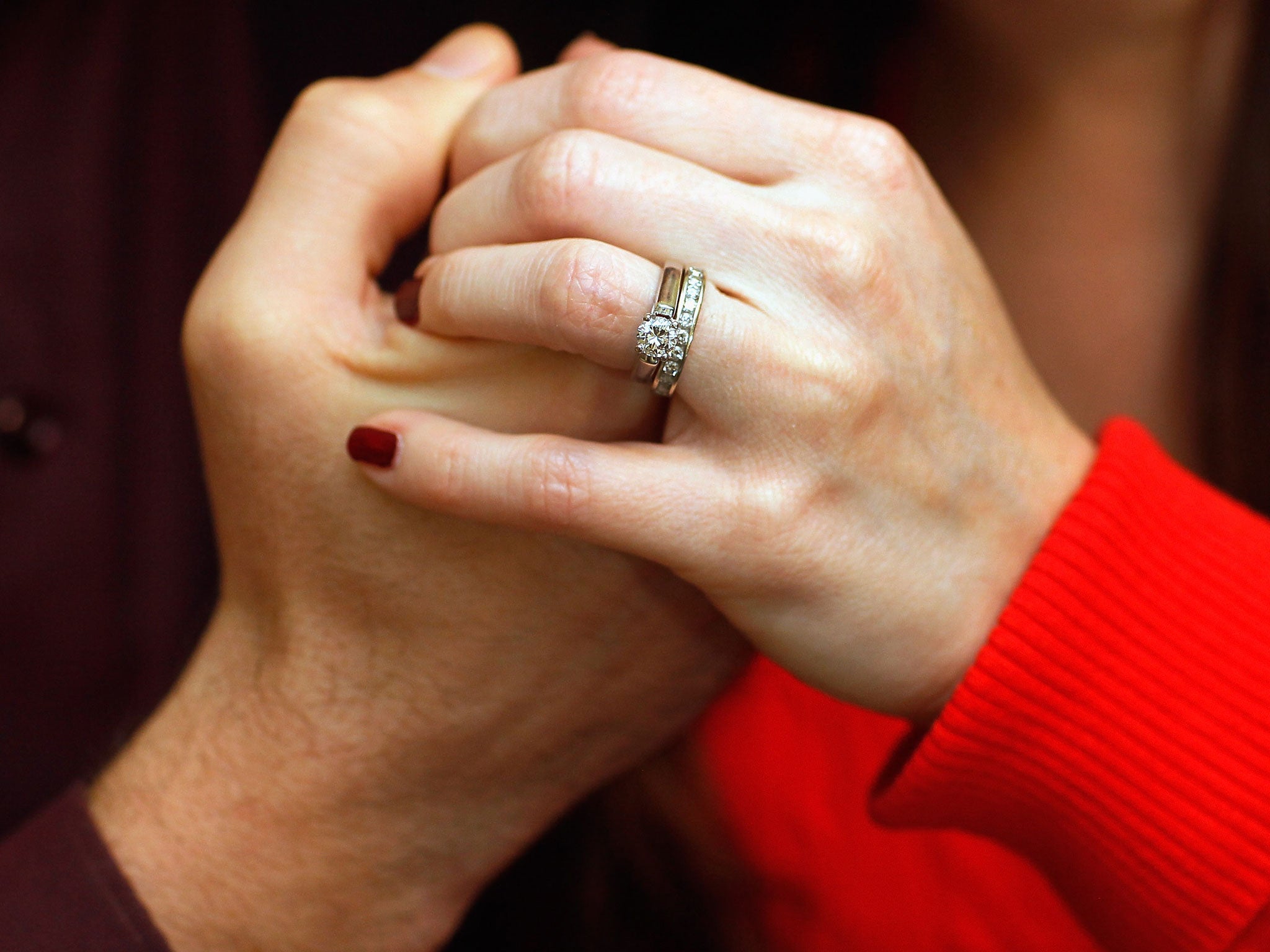 A wedding guest has proposed at his friend's wedding