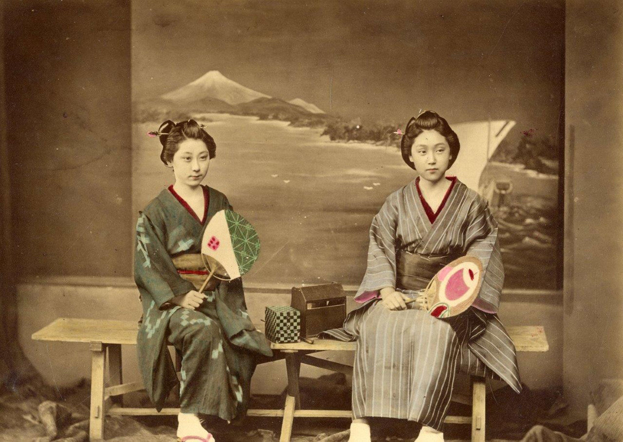 Portrait of two women with fans by Felice Beato, 1865 © : Galerie Verdeau, Paris/The London Photograph Fair