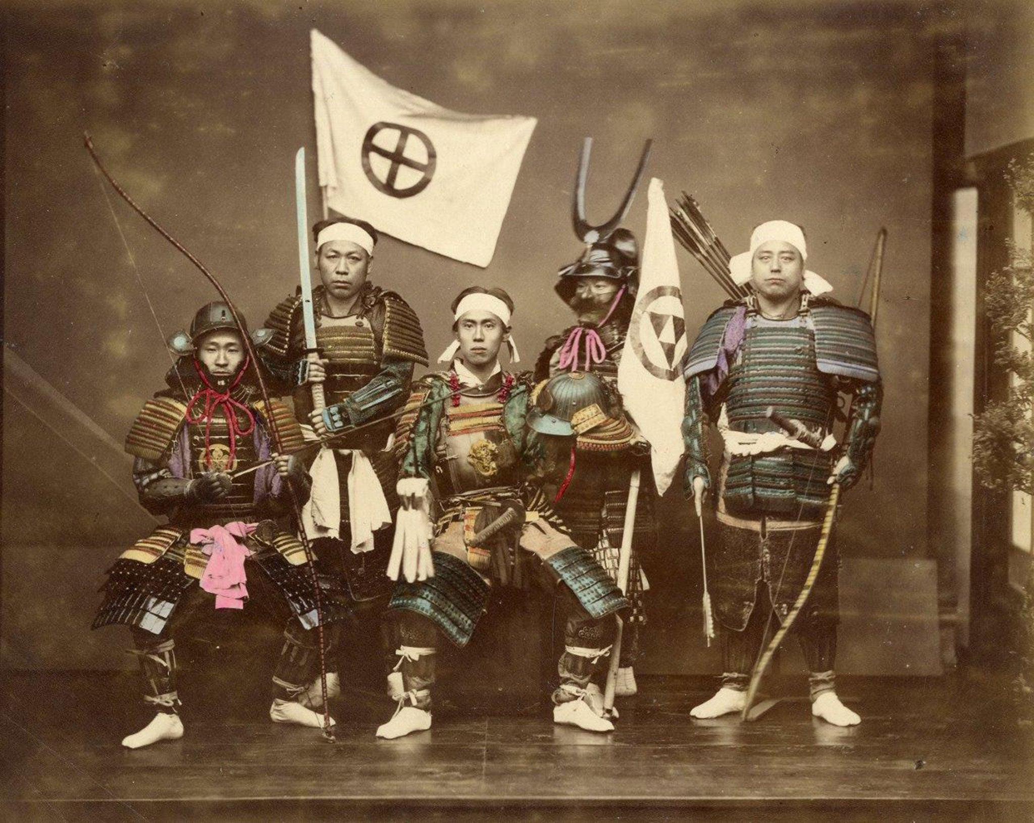 Samurai warriors by Felice Beato, 1865 © : Galerie Verdeau, Paris/The London Photograph Fair