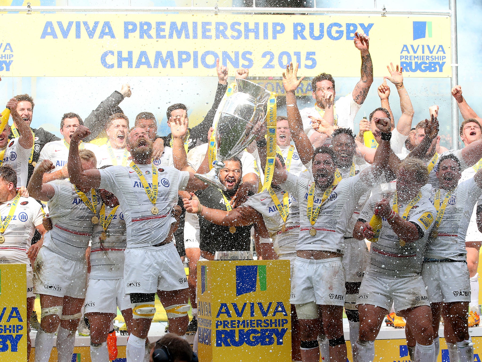 Saracens celebrate winning the 2014/15 Premiership final