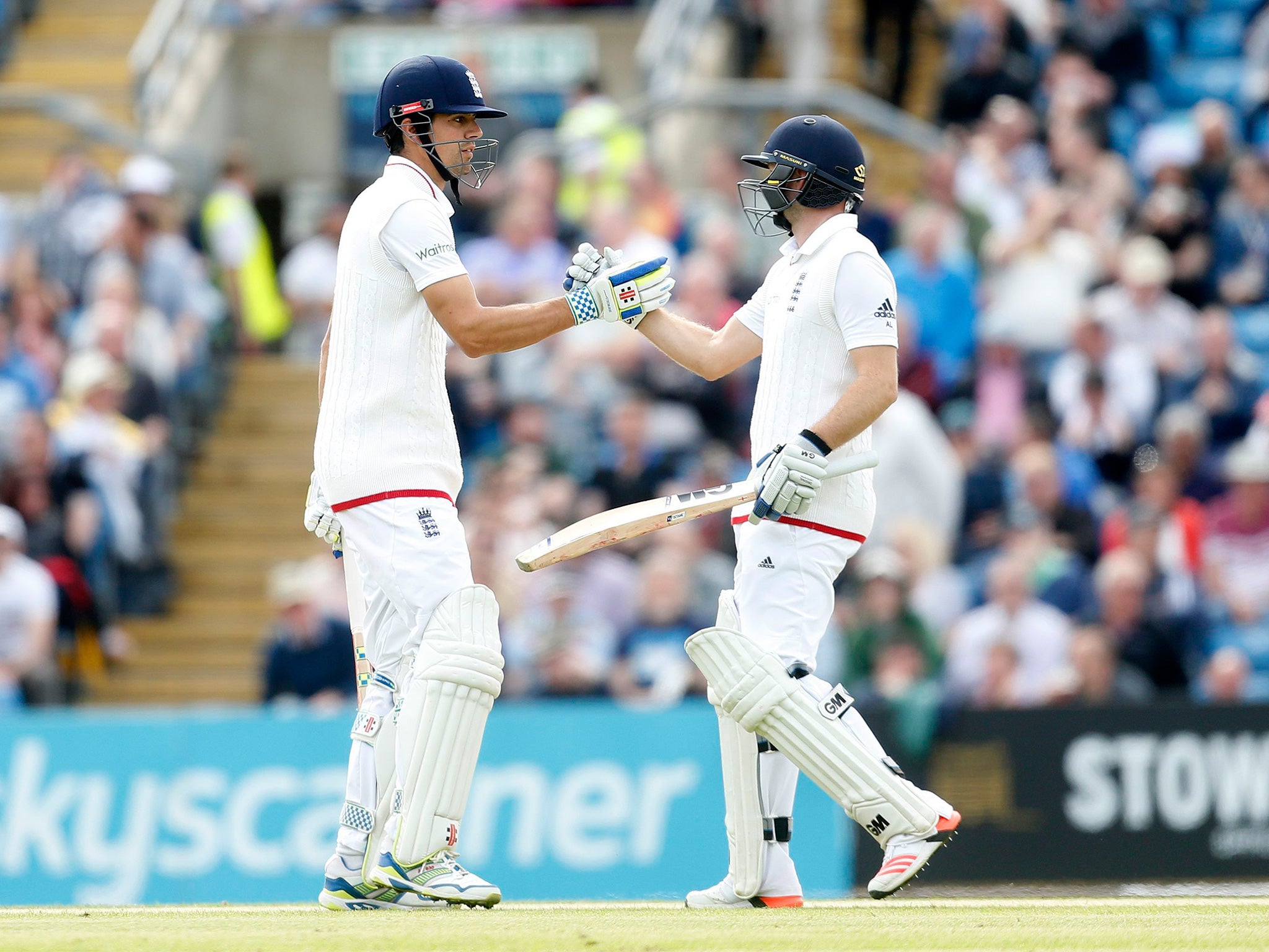 Lyth congratulates Cook on reaching 50