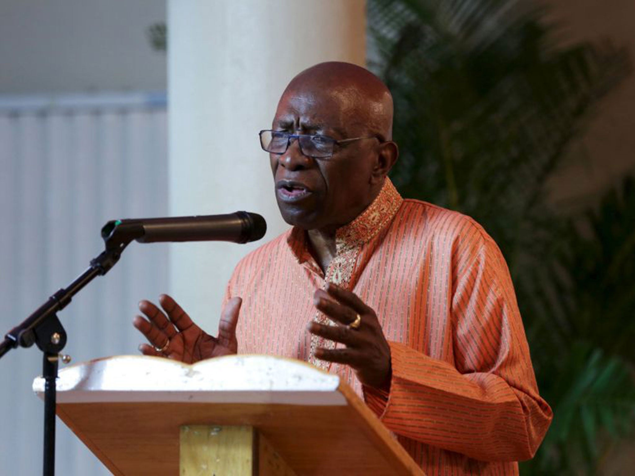 Fifa’s ex-vice president Jack Warner cited a spoof article in the satirical Onion website as he lambasted the US authorities for accusing him of soliciting bribes