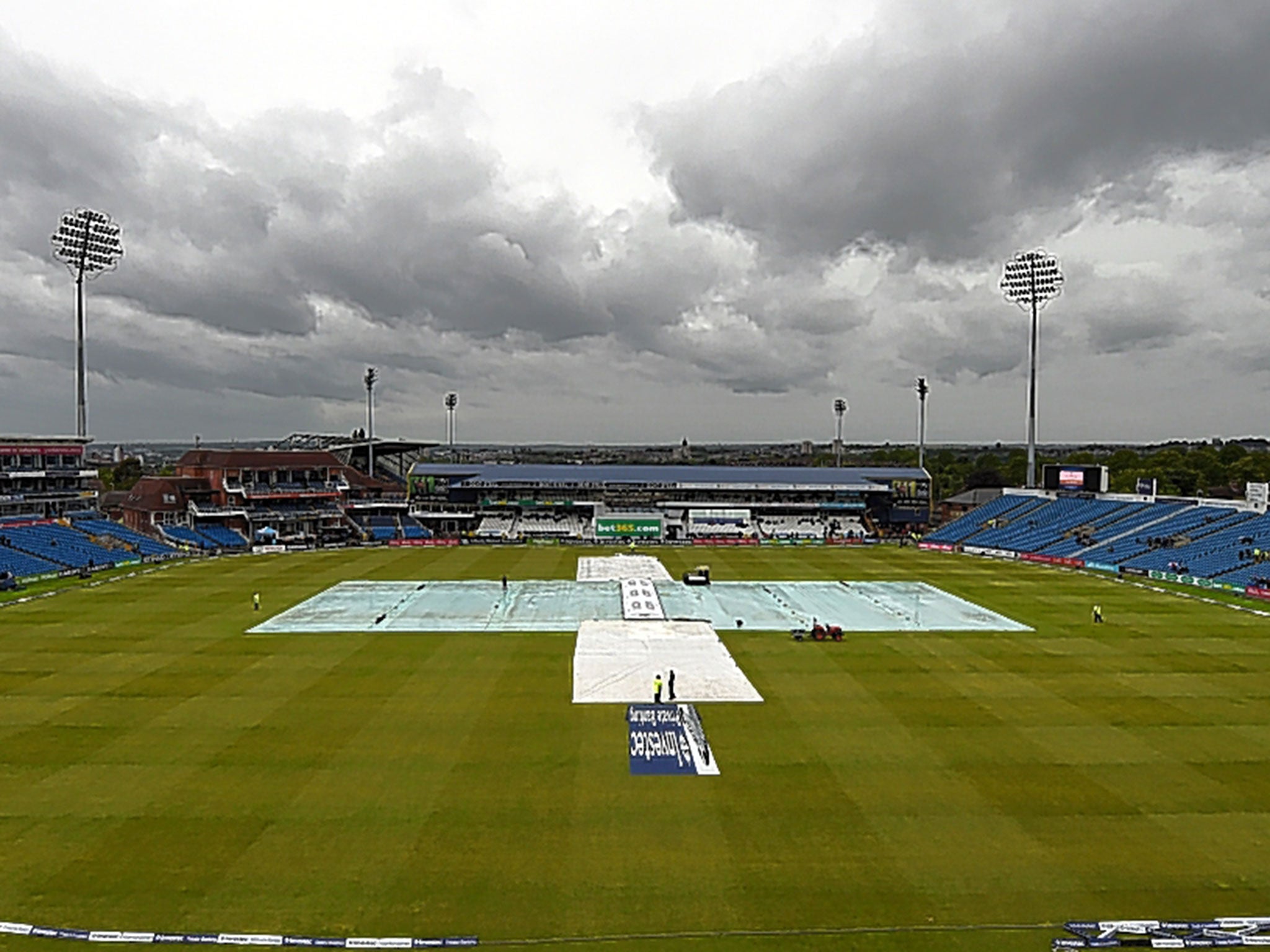 Bad weather set in at Headingley