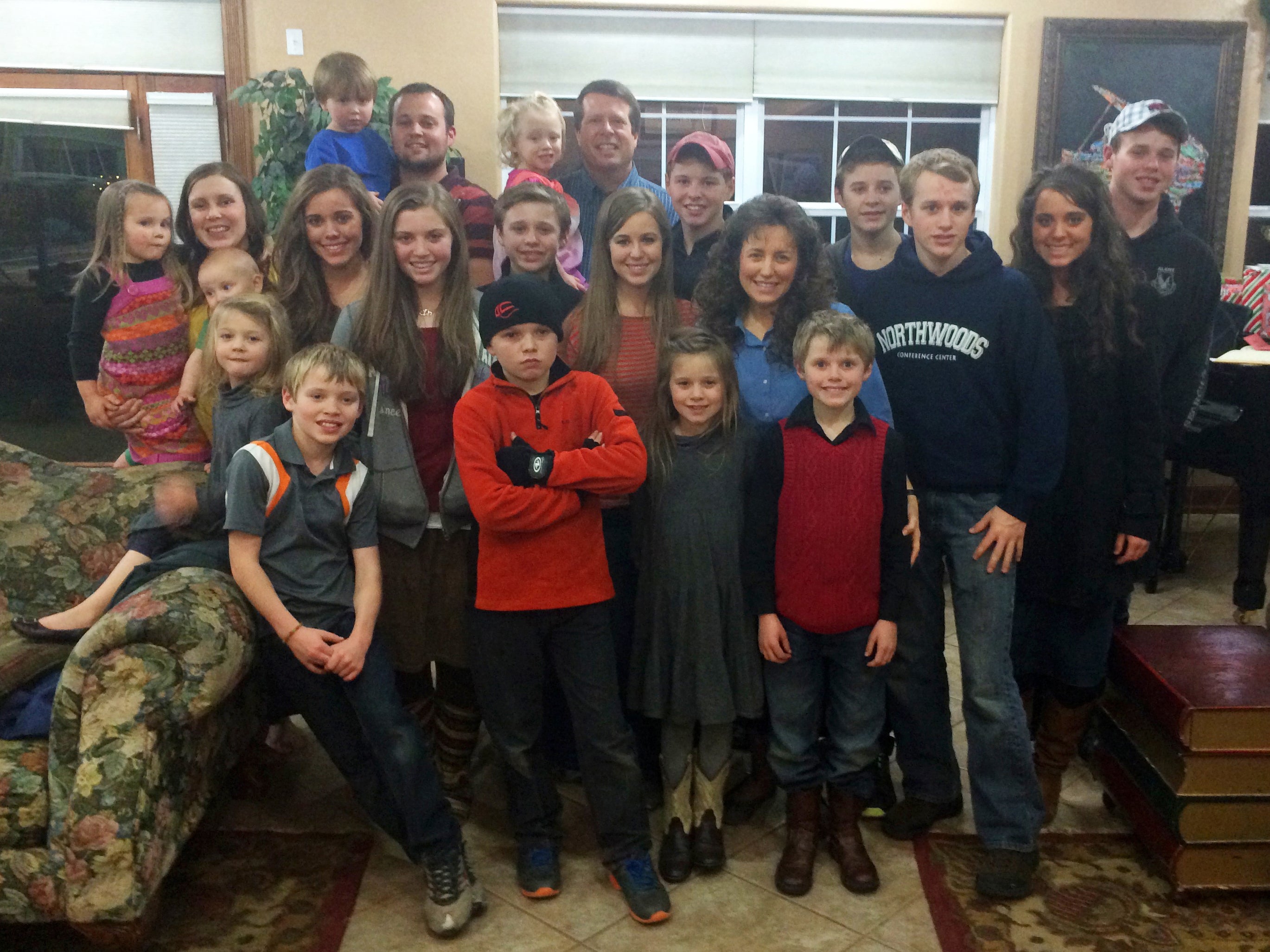 The Duggar family photographed together in 2013