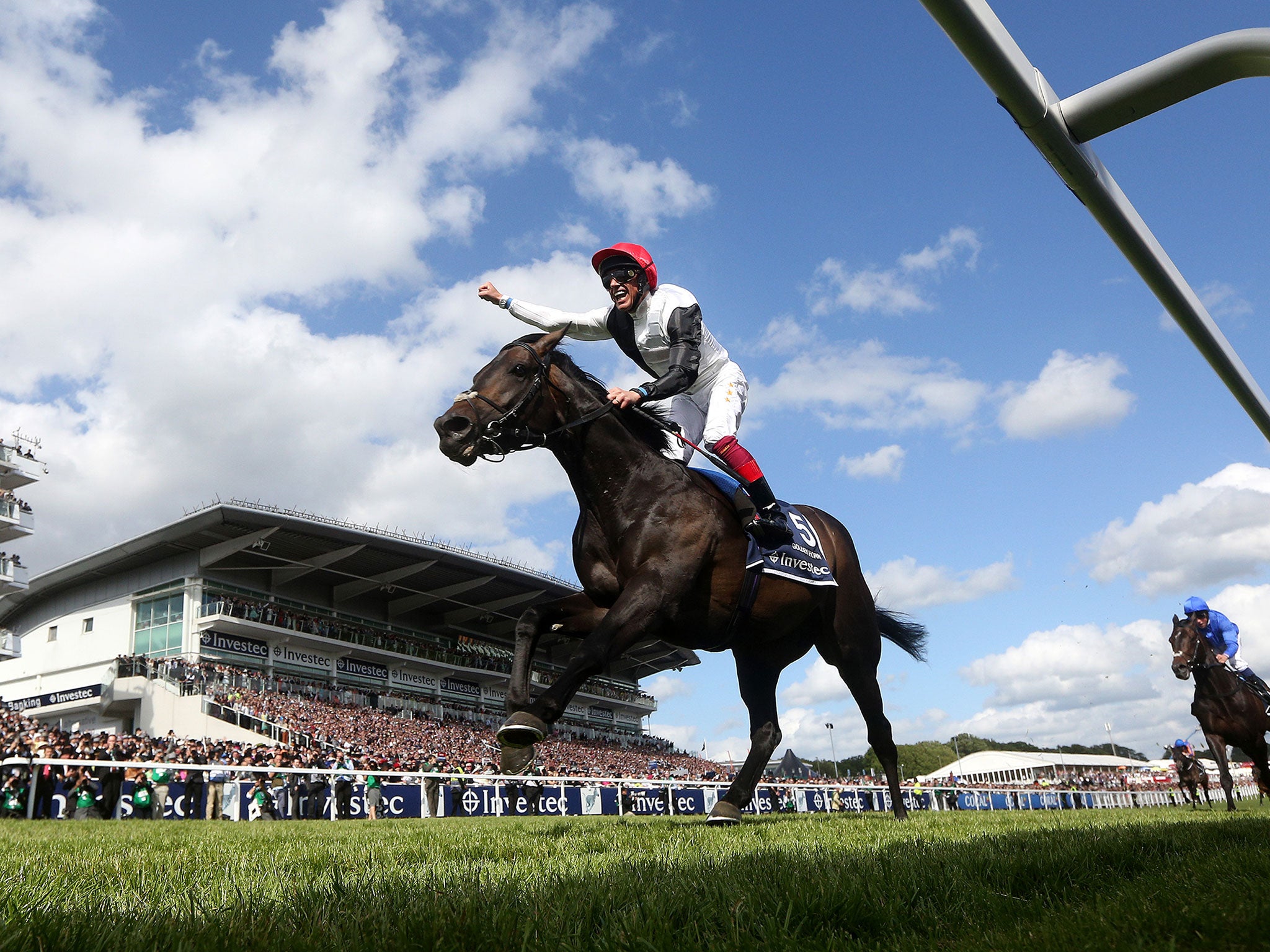 Frankie Dettori celebrates as he rides Golden Horn to victory