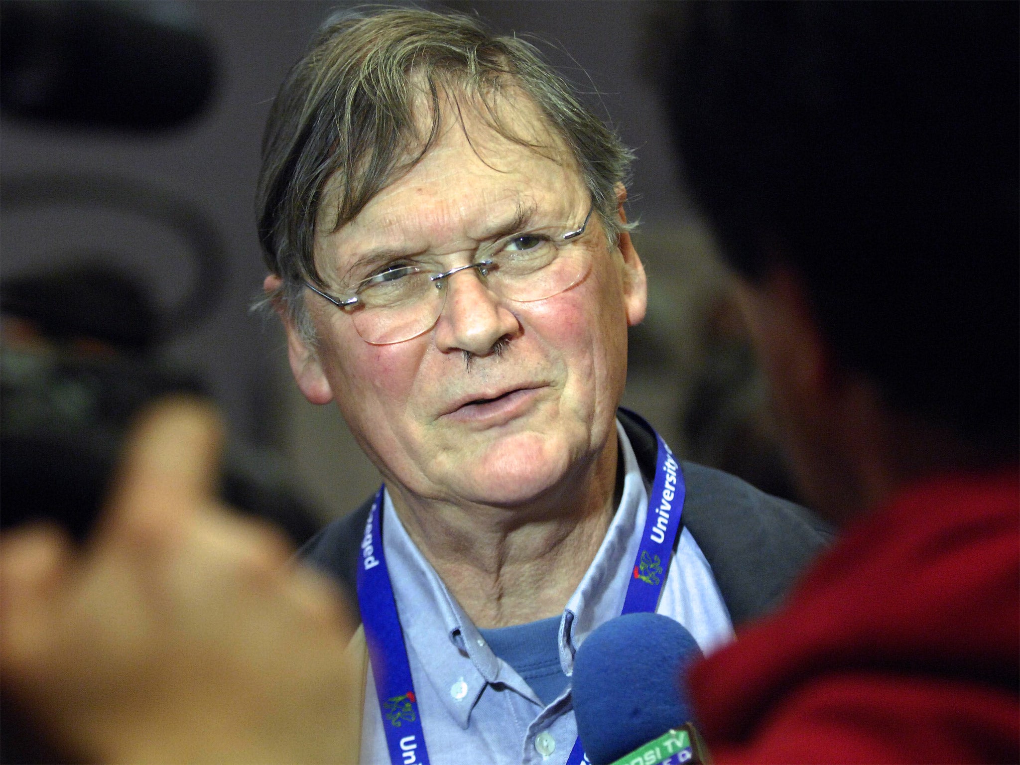 Sir Tim Hunt, meeting the press in 2012