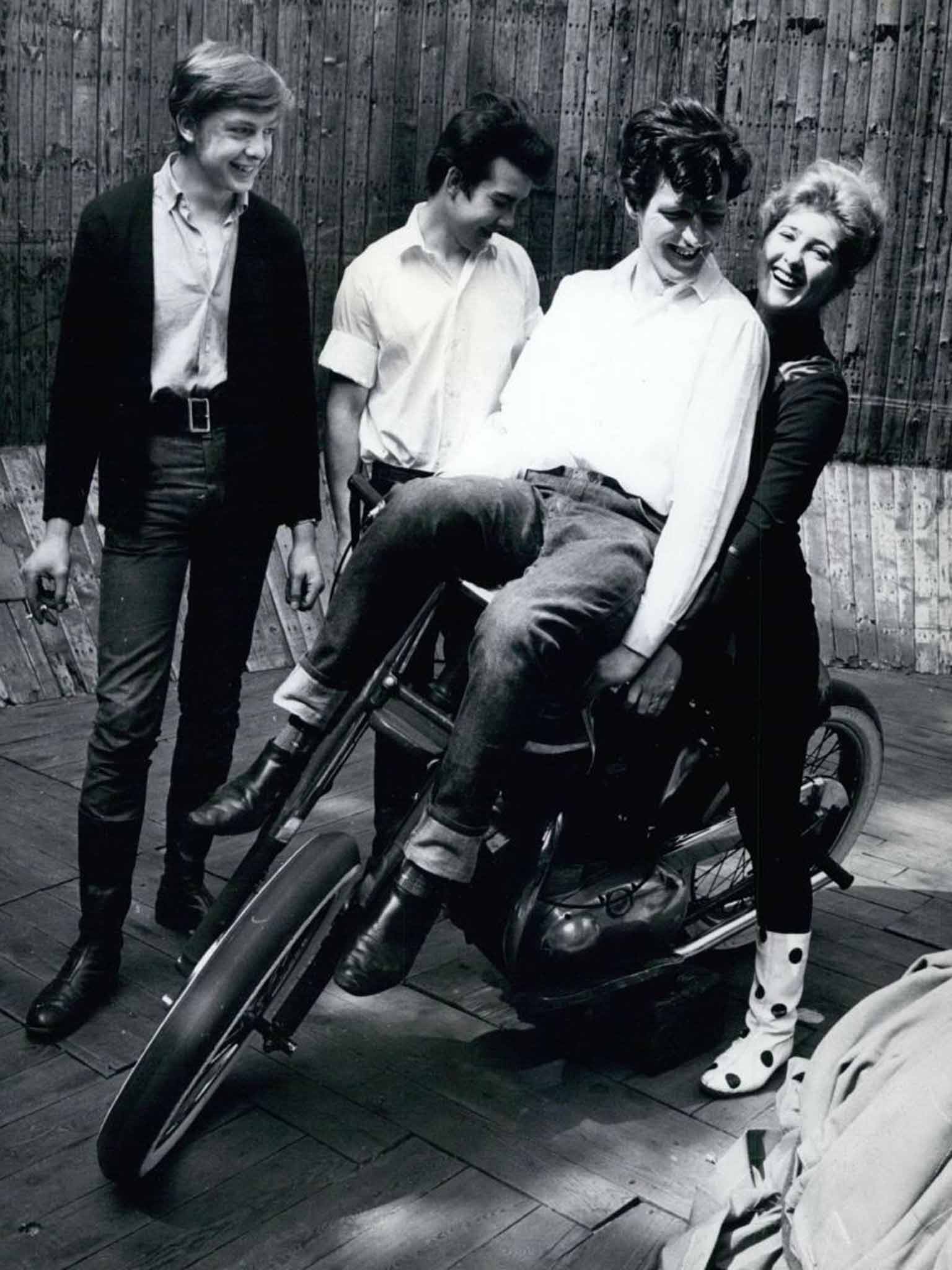 Yvonne with, left to right, Laurie Gimbrett, Southand Wimmy Murphy and Convoy Fred Cumm